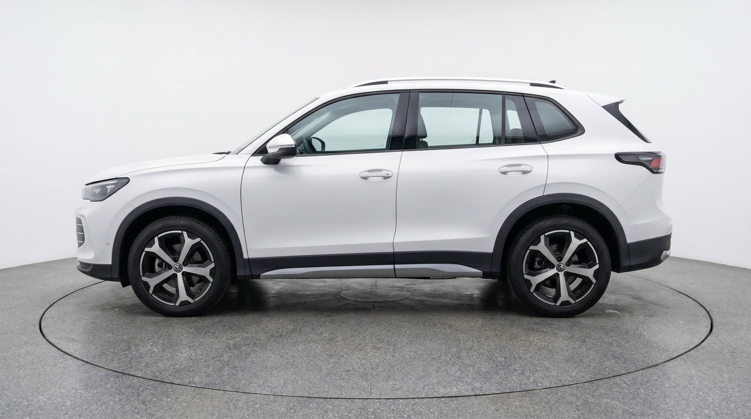 Thumbnail: 2026 Volkswagen Tiguan - 5