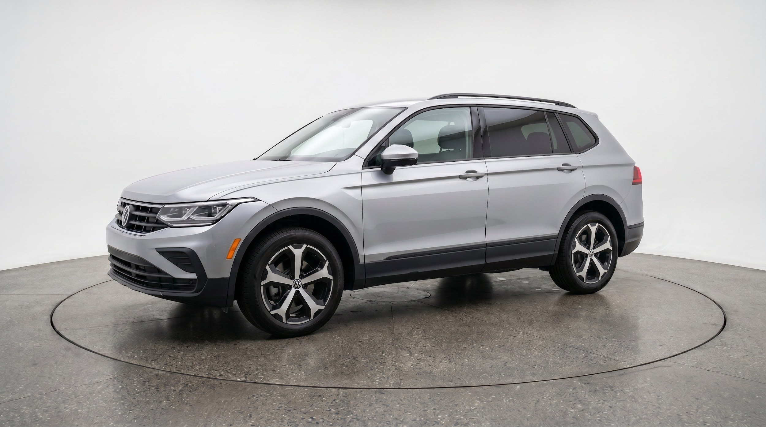 Thumbnail: 2026 Volkswagen Tiguan - 3
