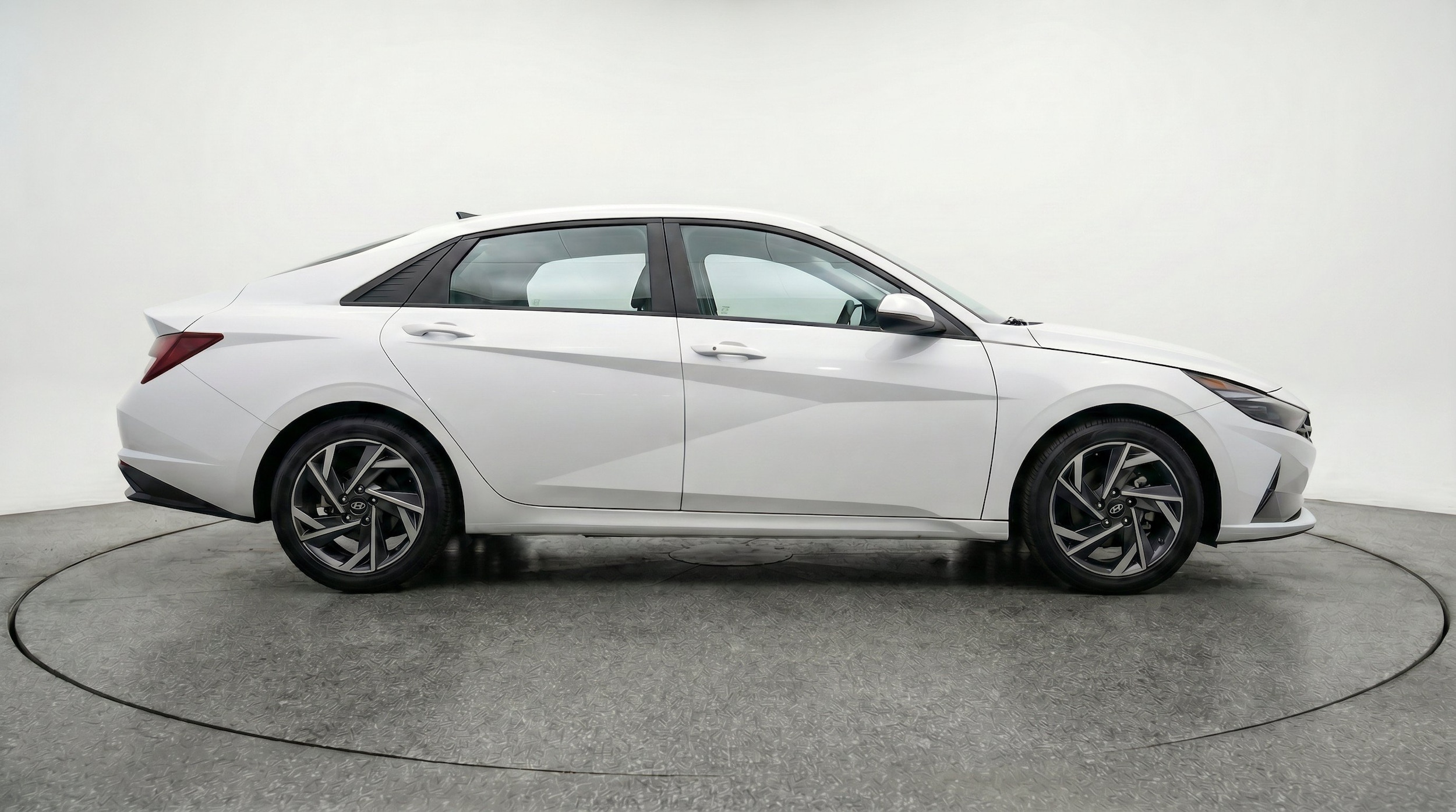 Thumbnail: 2025 Hyundai Elantra - 10