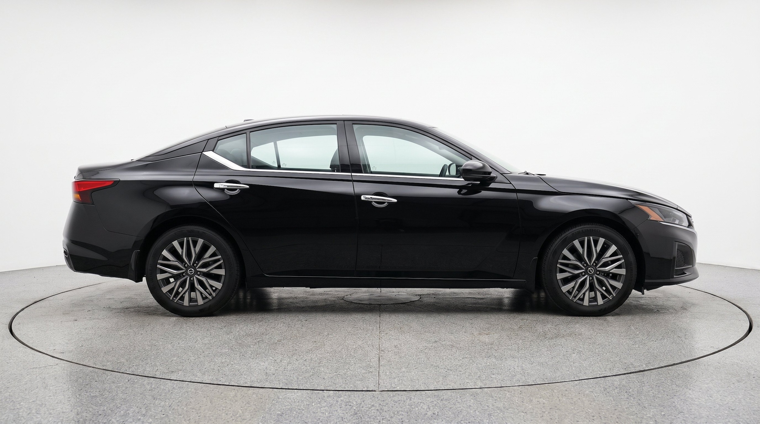 Thumbnail: 2025 Nissan Altima - 10