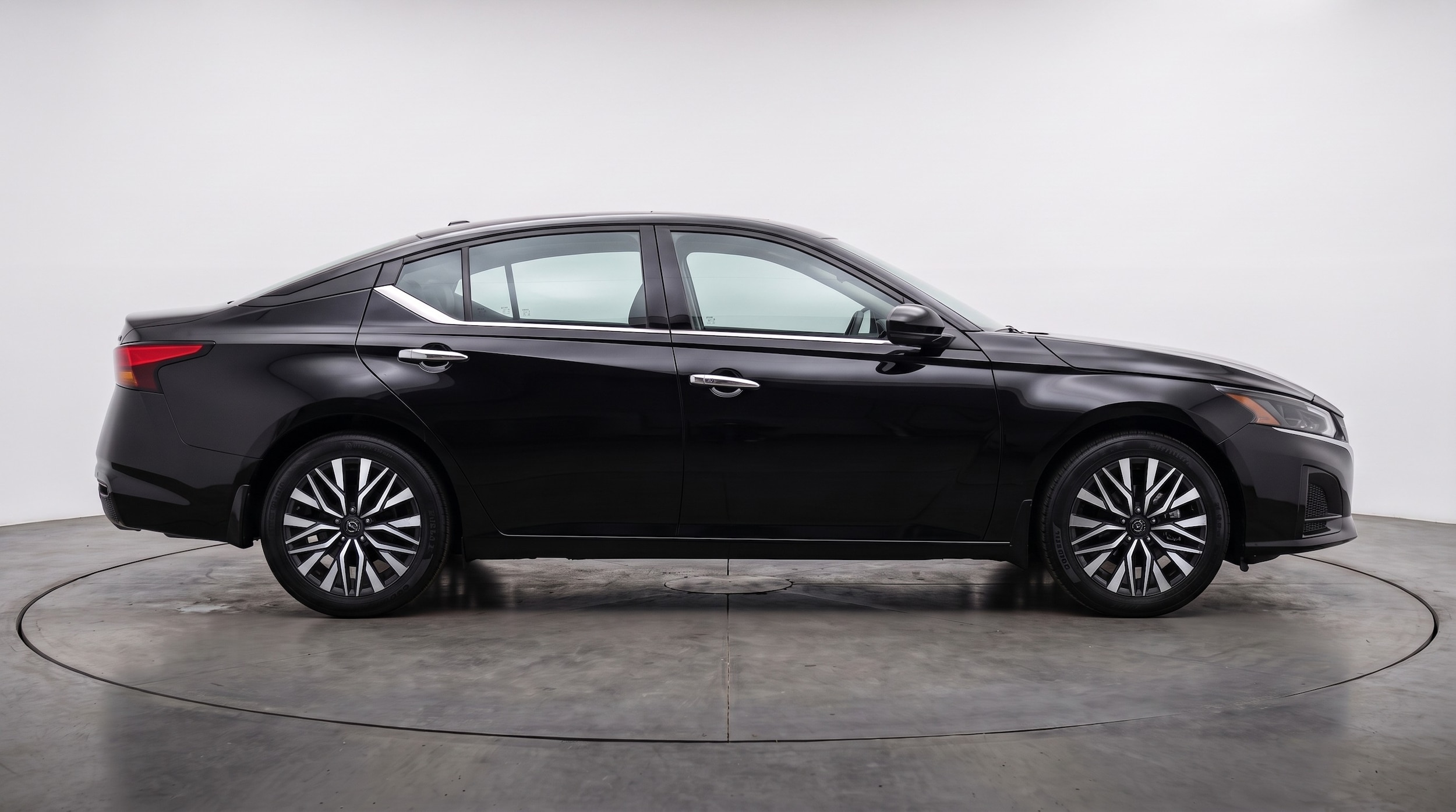 Thumbnail: 2025 Nissan Altima - 8