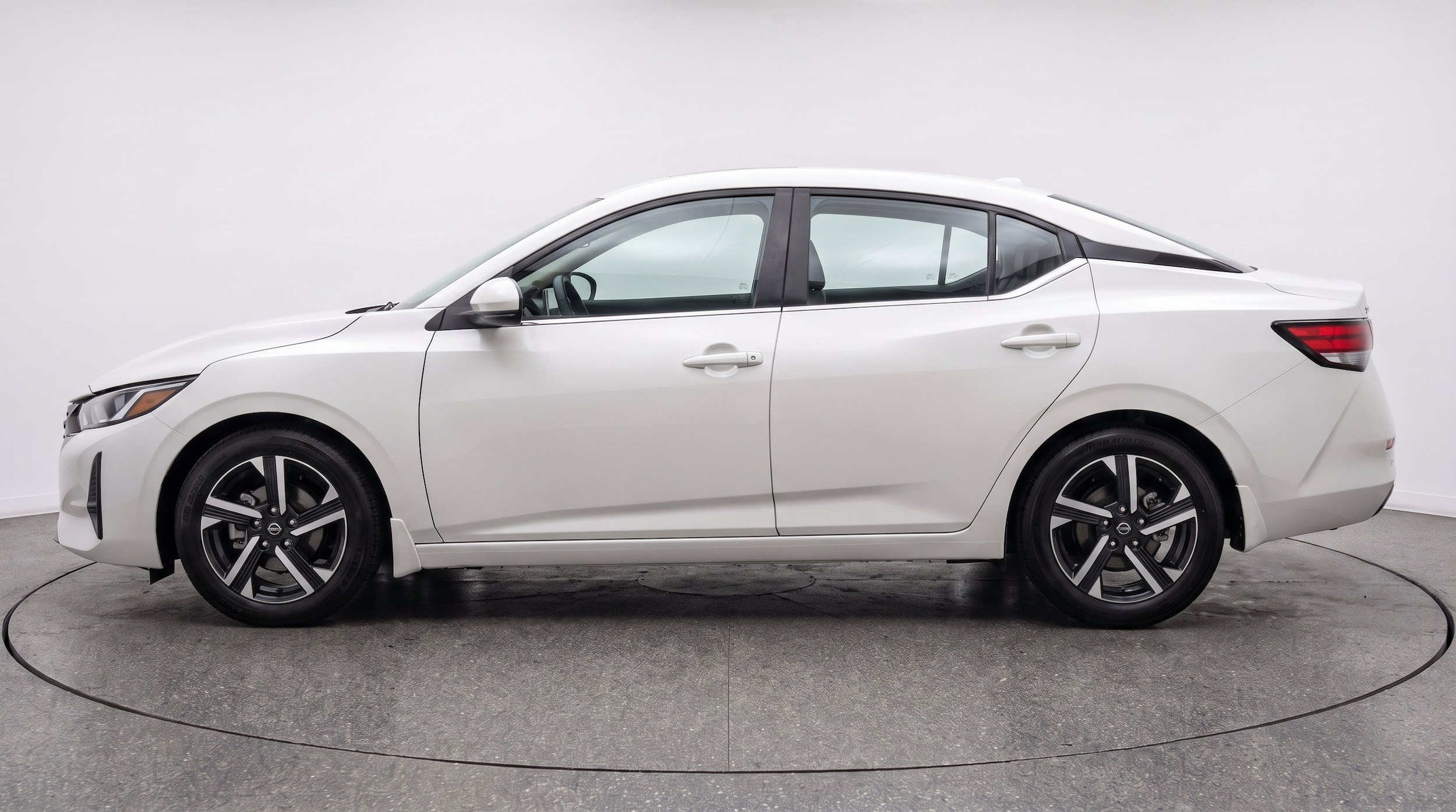 Thumbnail: 2025 Nissan Sentra - 5