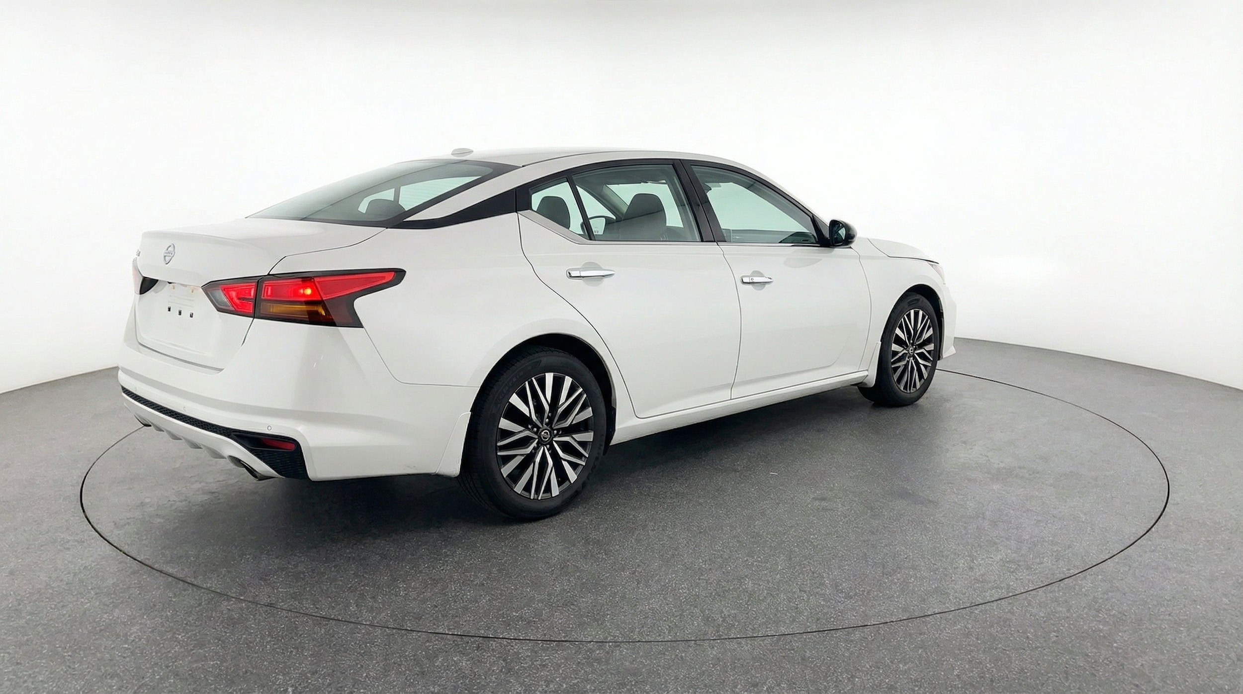 Thumbnail: 2025 Nissan Altima - 9
