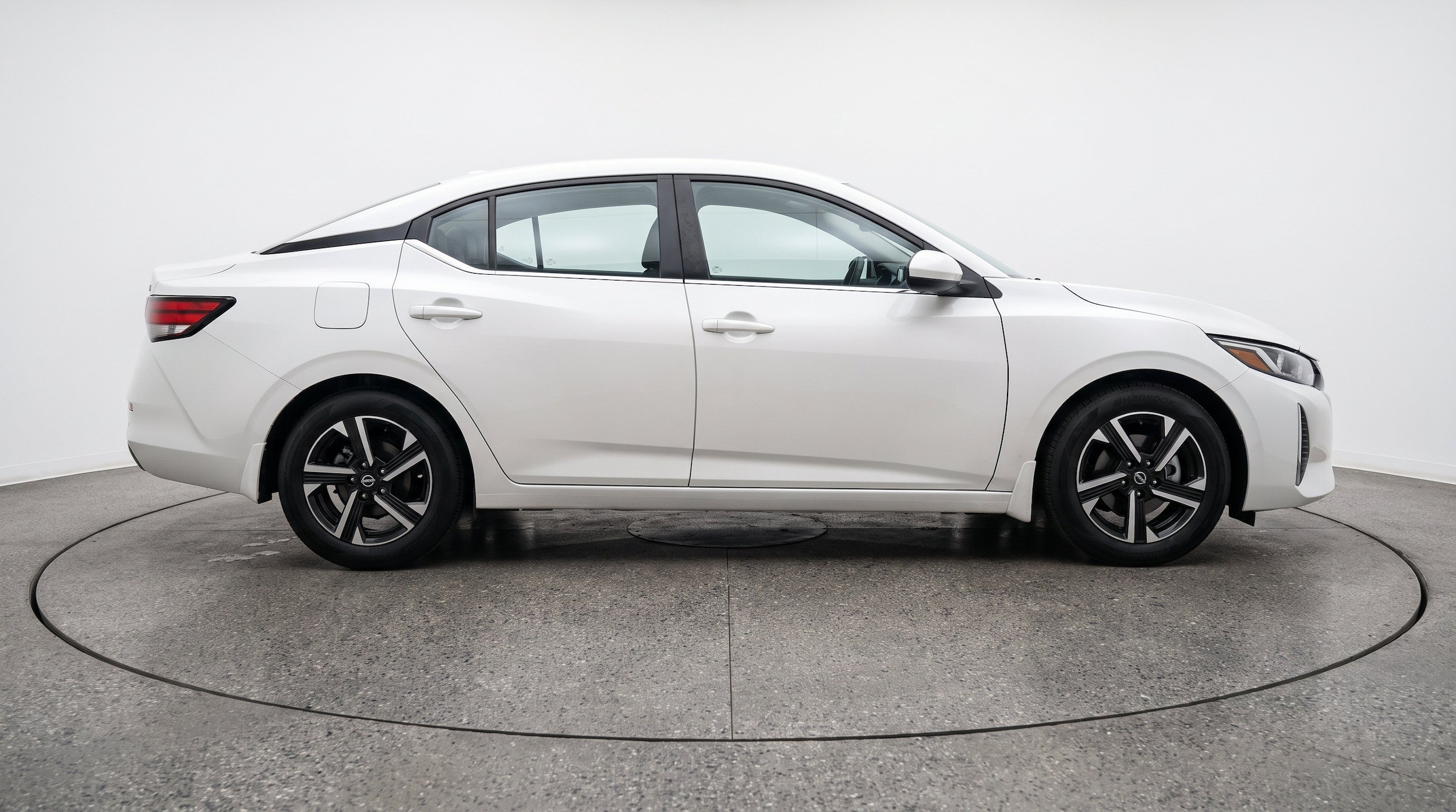Thumbnail: 2025 Nissan Sentra - 10