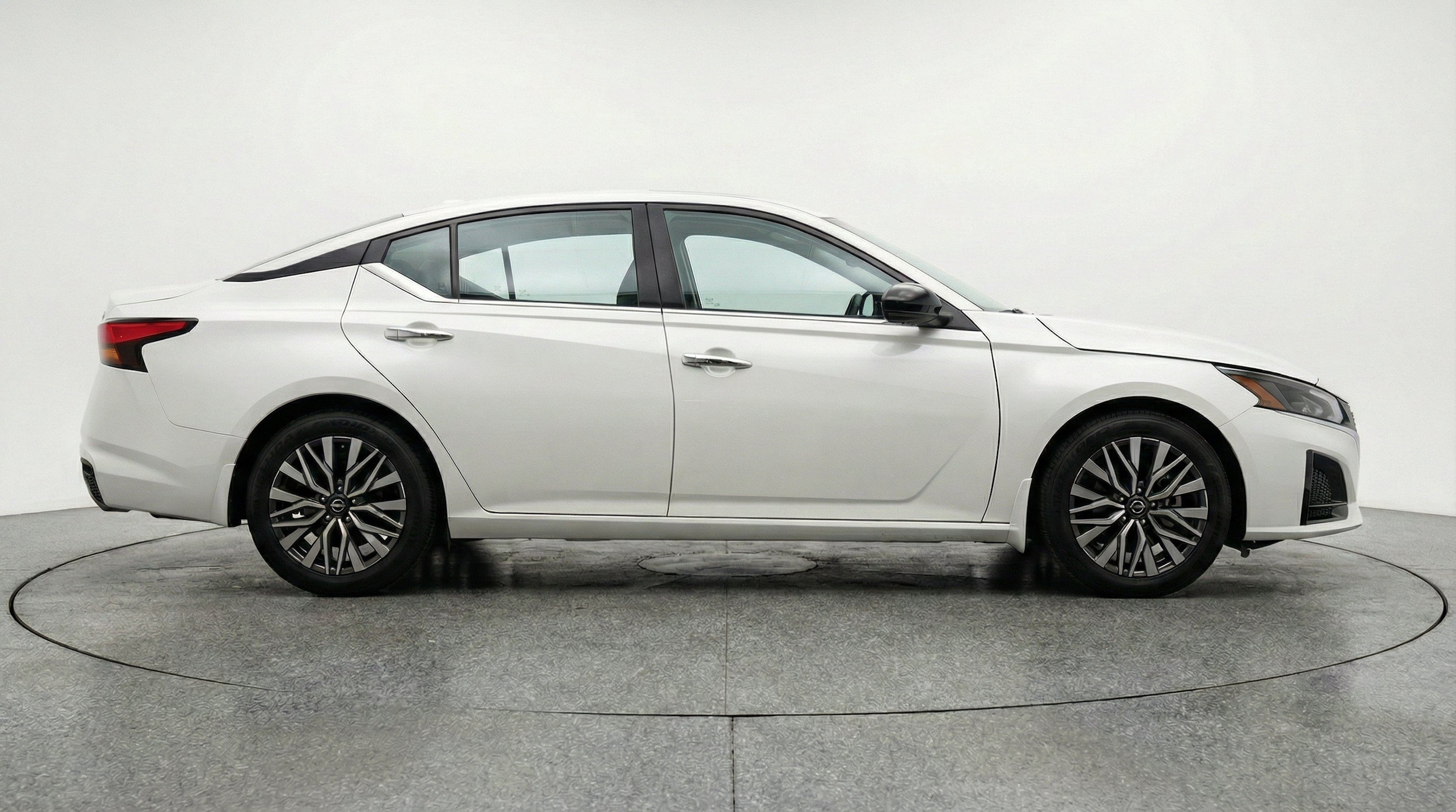 Thumbnail: 2025 Nissan Altima - 10