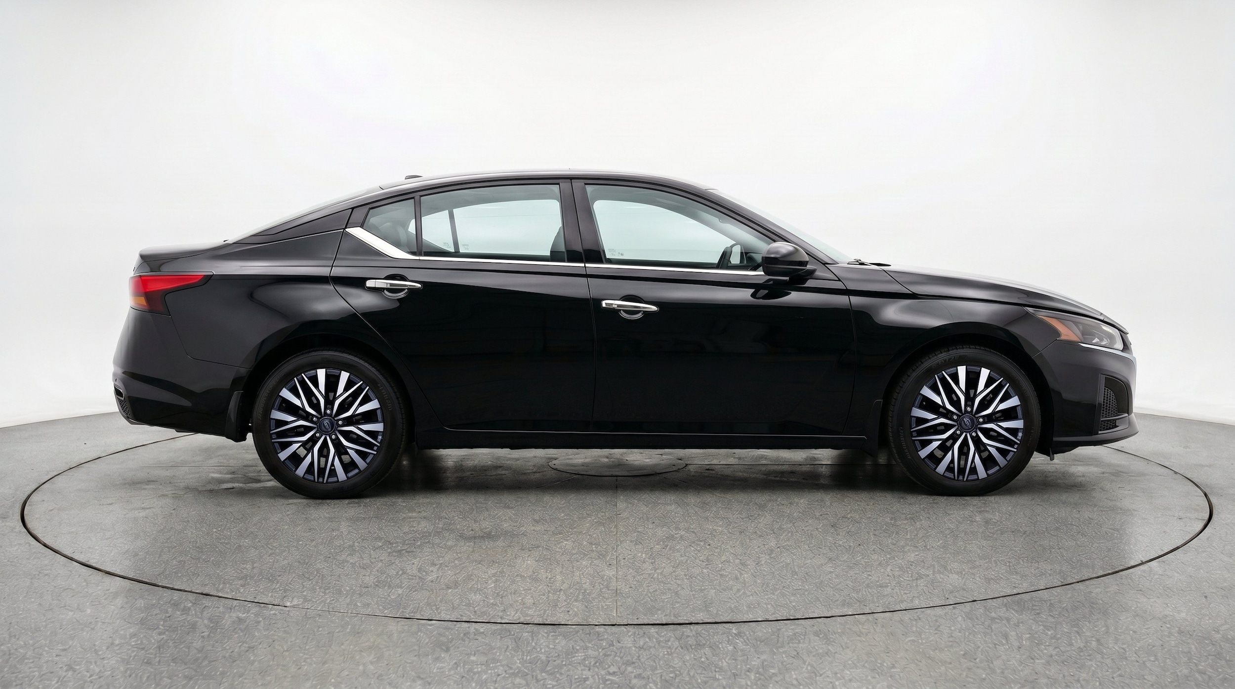 Thumbnail: 2025 Nissan Altima - 10