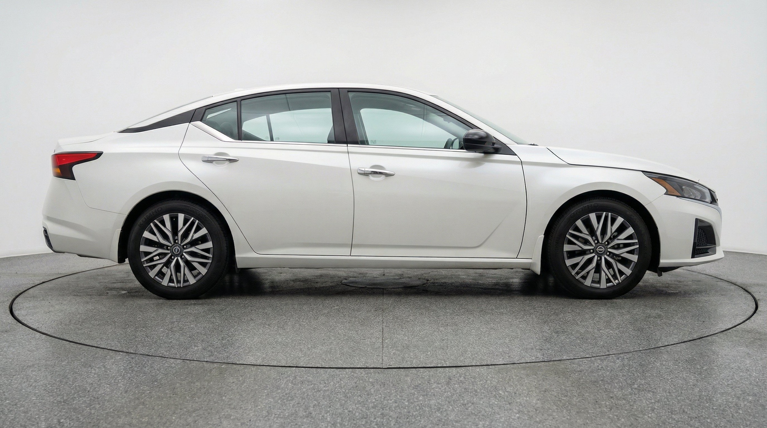 Thumbnail: 2025 Nissan Altima - 10