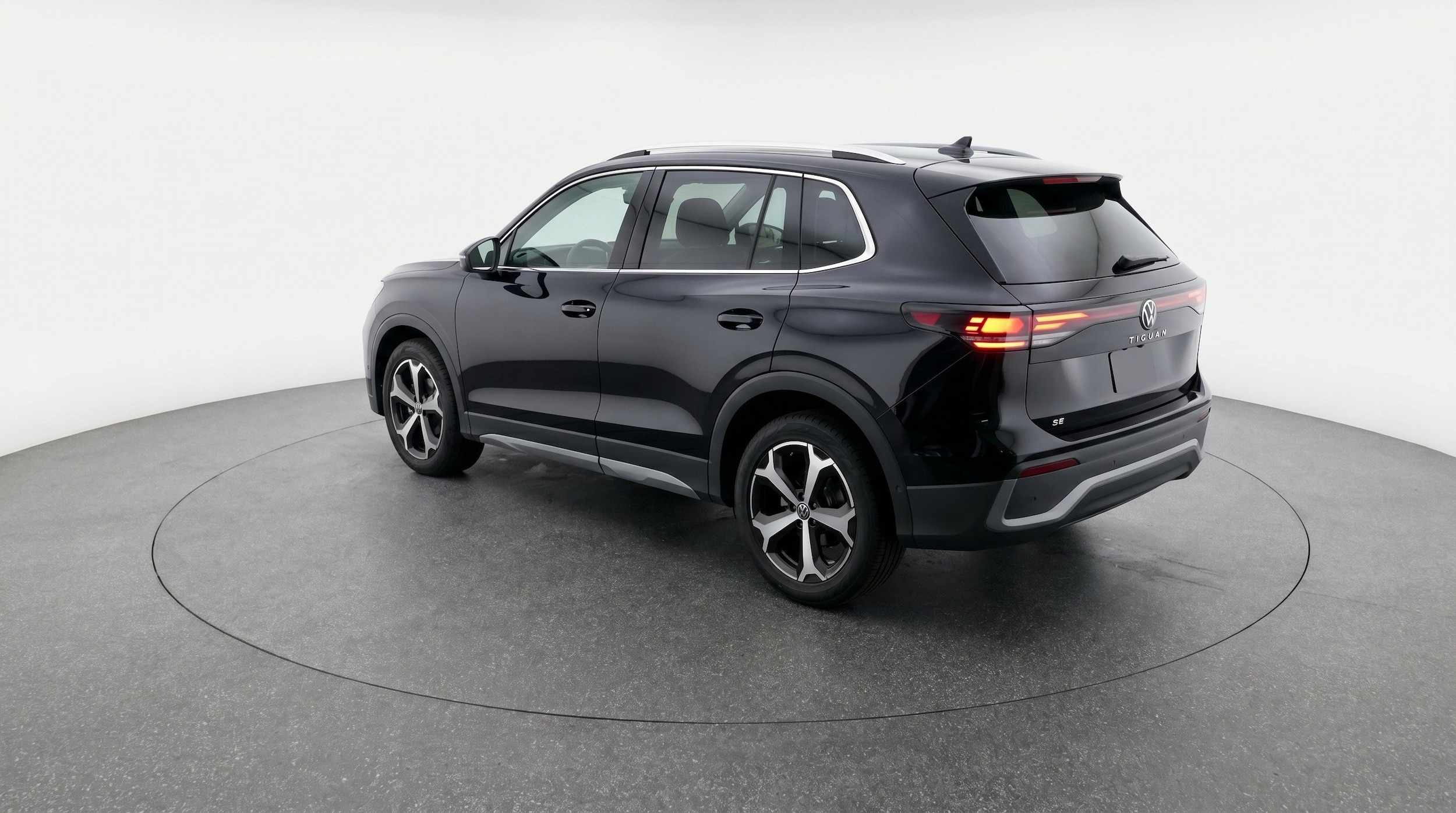 Thumbnail: 2026 Volkswagen Tiguan - 6