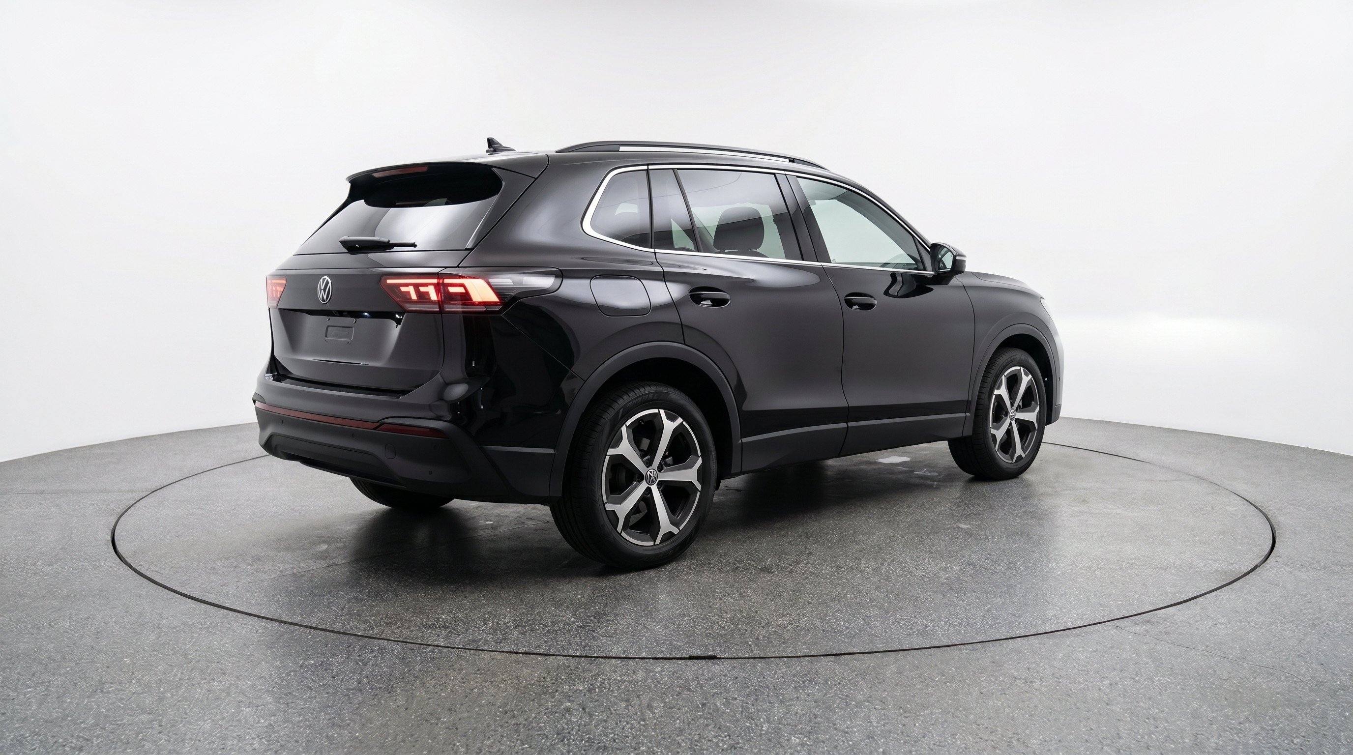 Thumbnail: 2026 Volkswagen Tiguan - 9