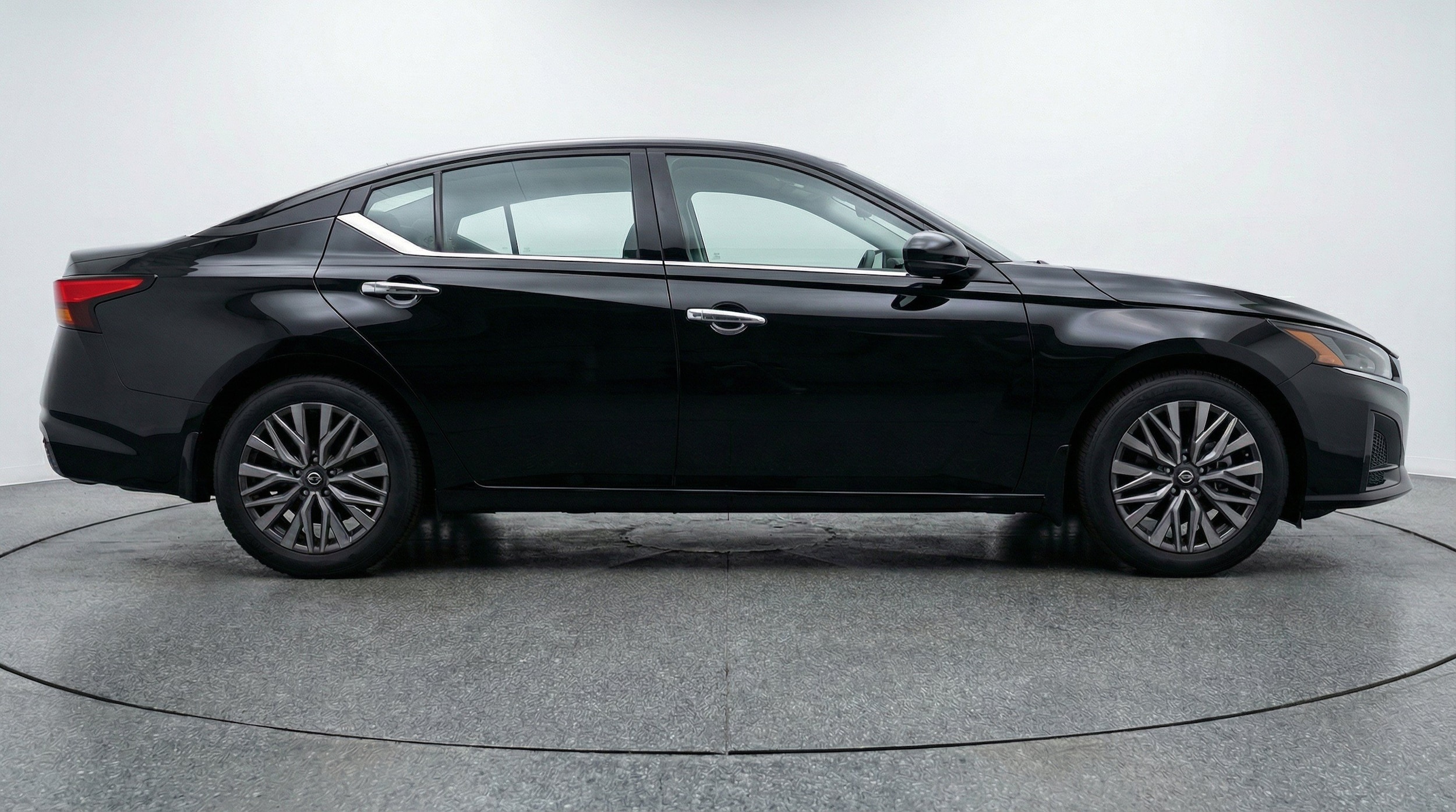 Thumbnail: 2025 Nissan Altima - 10