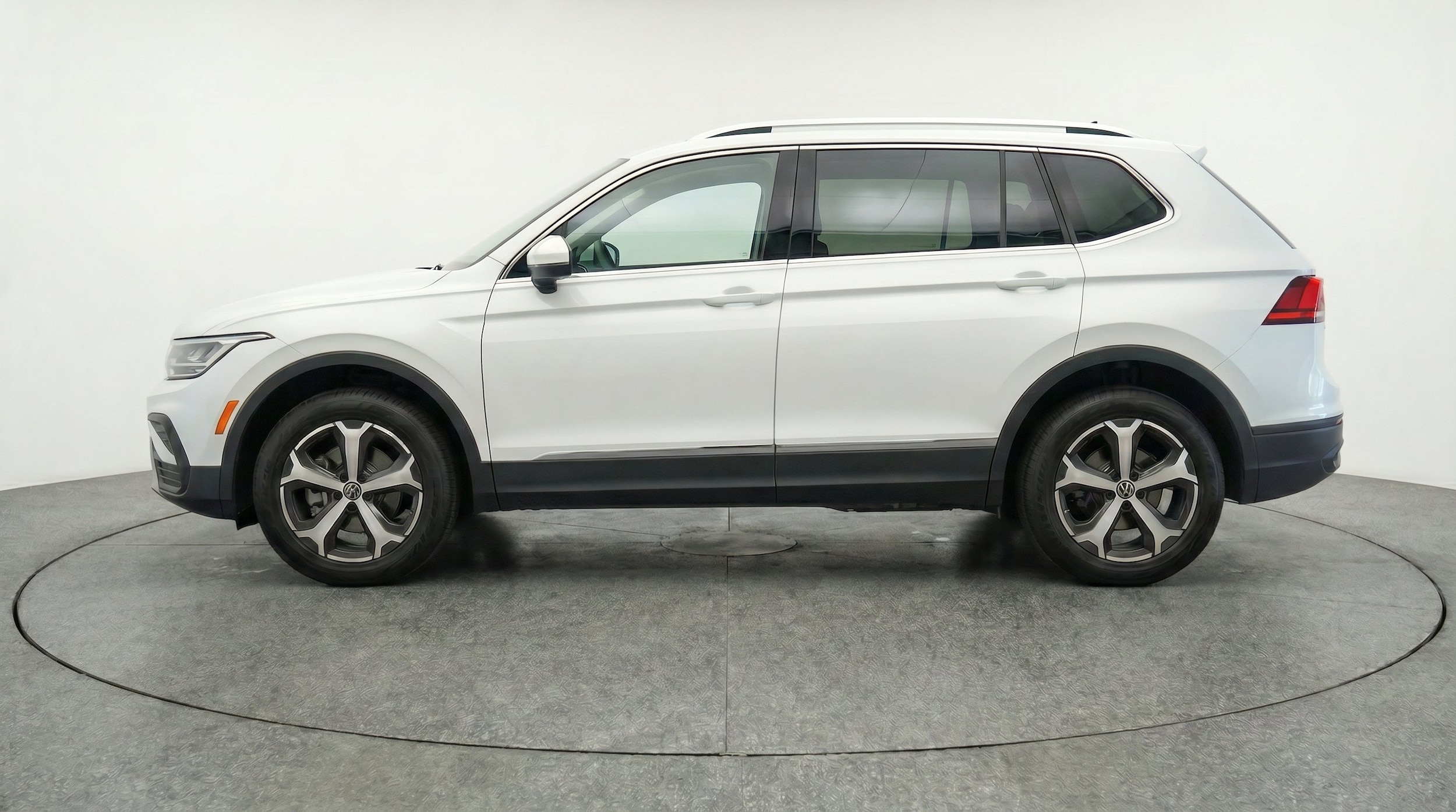 Thumbnail: 2026 Volkswagen Tiguan - 5