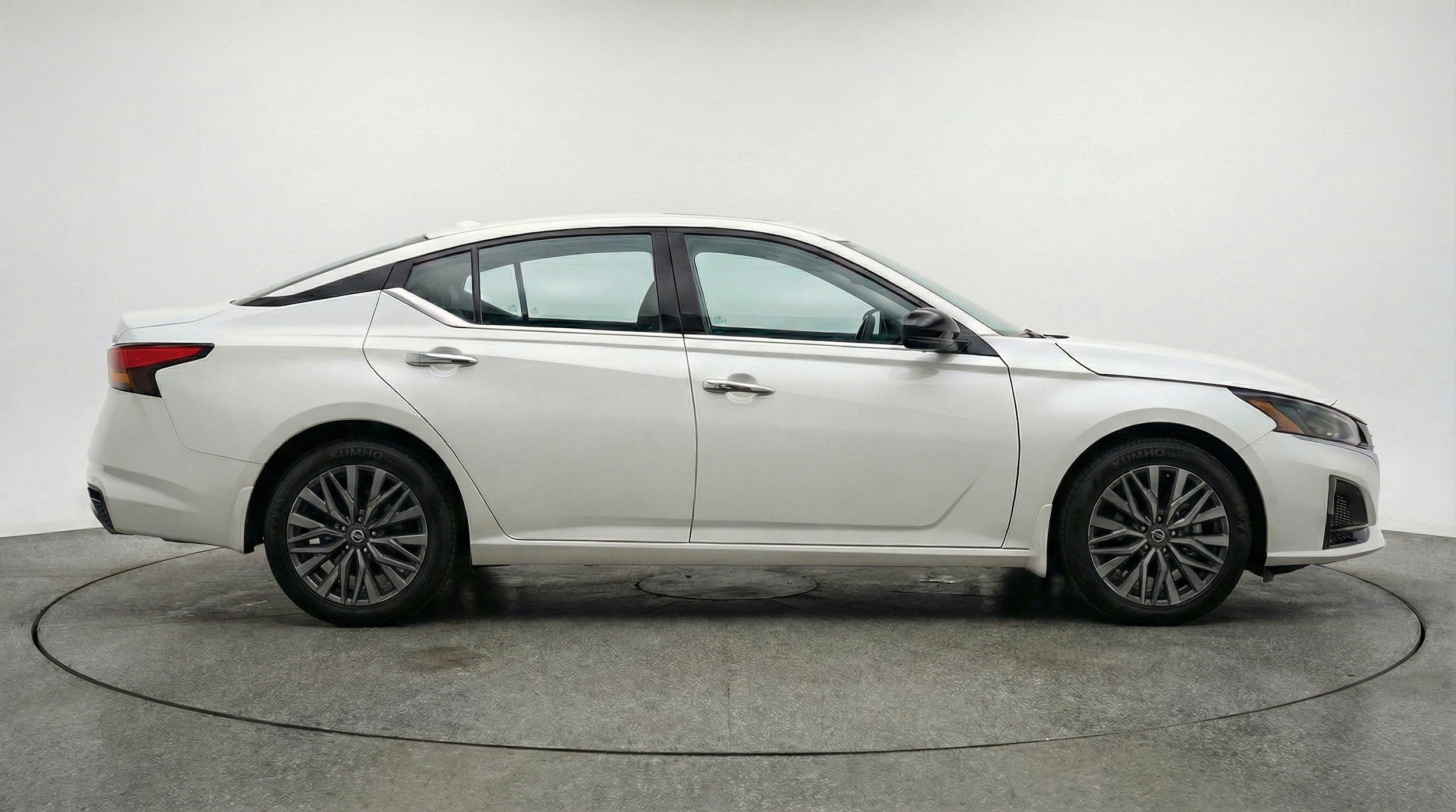 Thumbnail: 2025 Nissan Altima - 10
