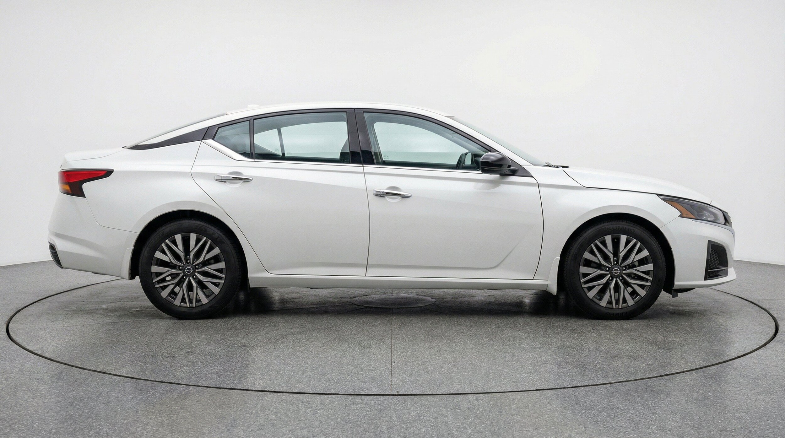 Thumbnail: 2025 Nissan Altima - 10