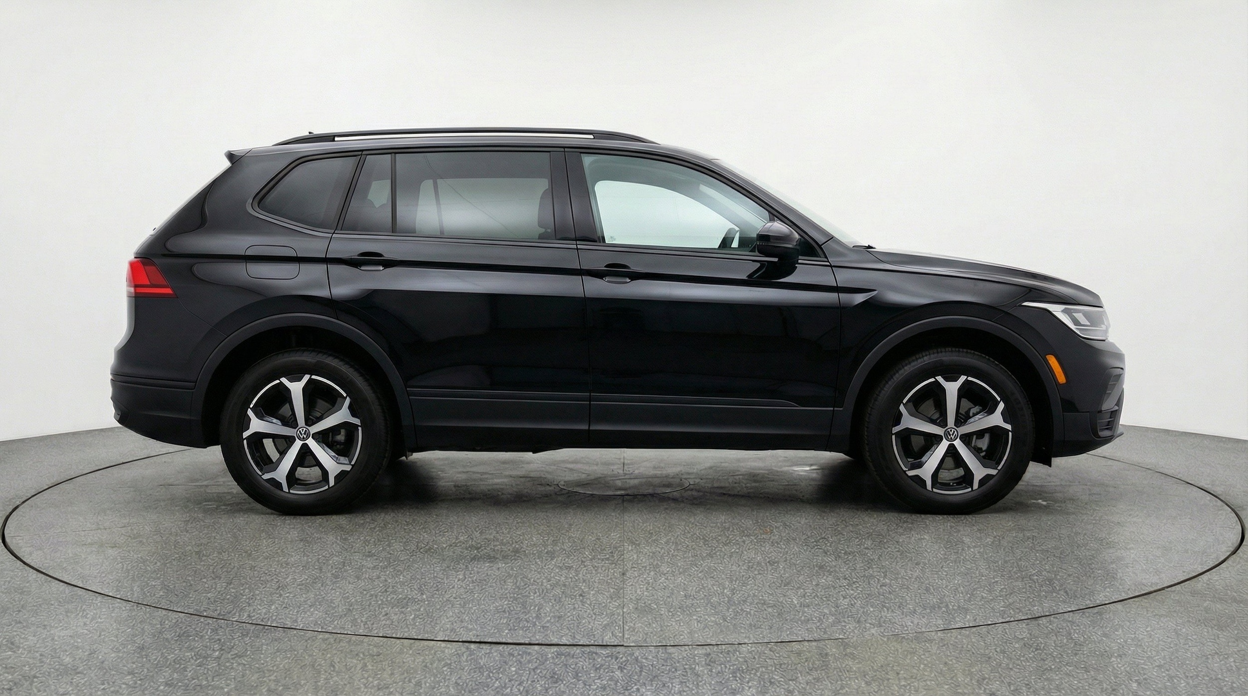 Thumbnail: 2026 Volkswagen Tiguan - 10