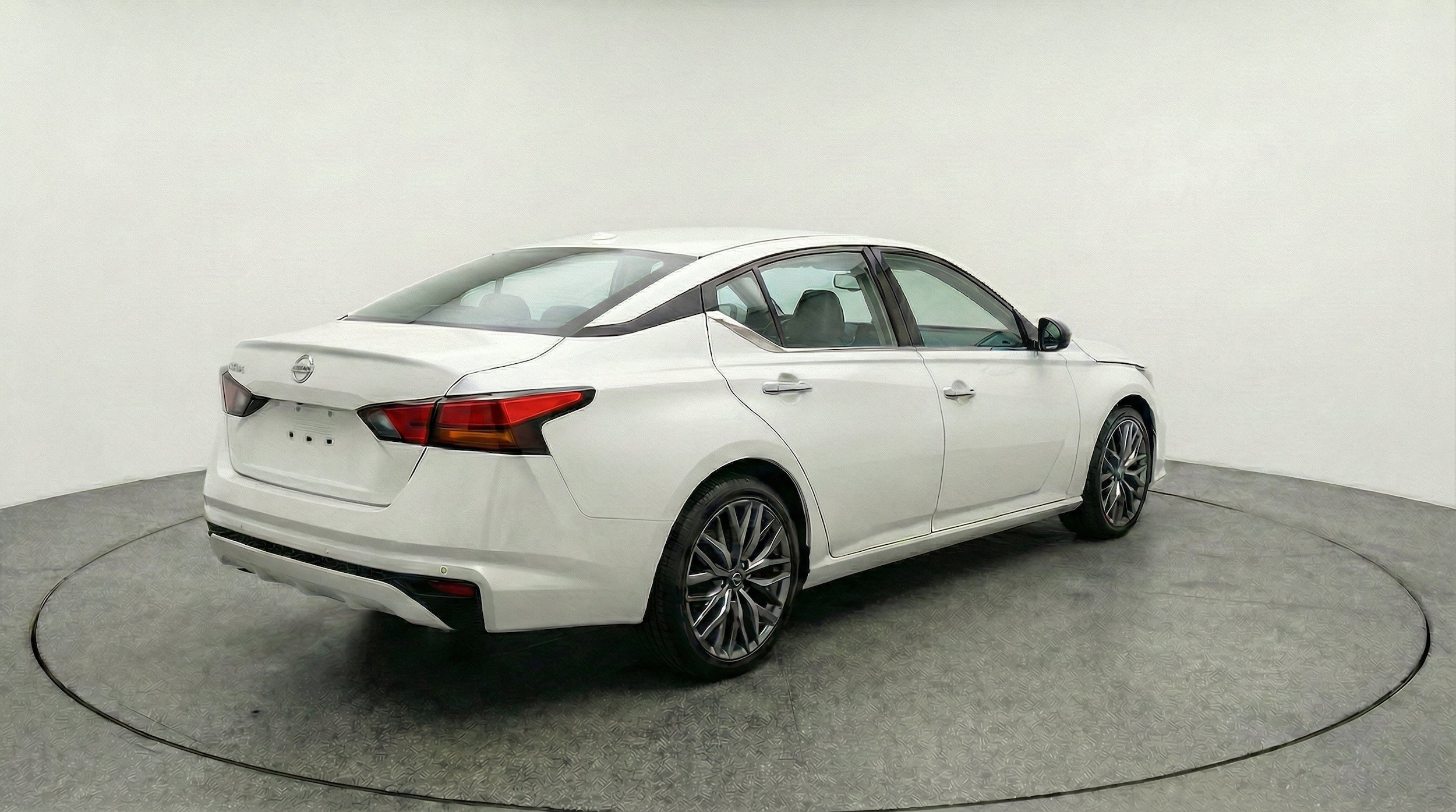 Thumbnail: 2025 Nissan Altima - 9