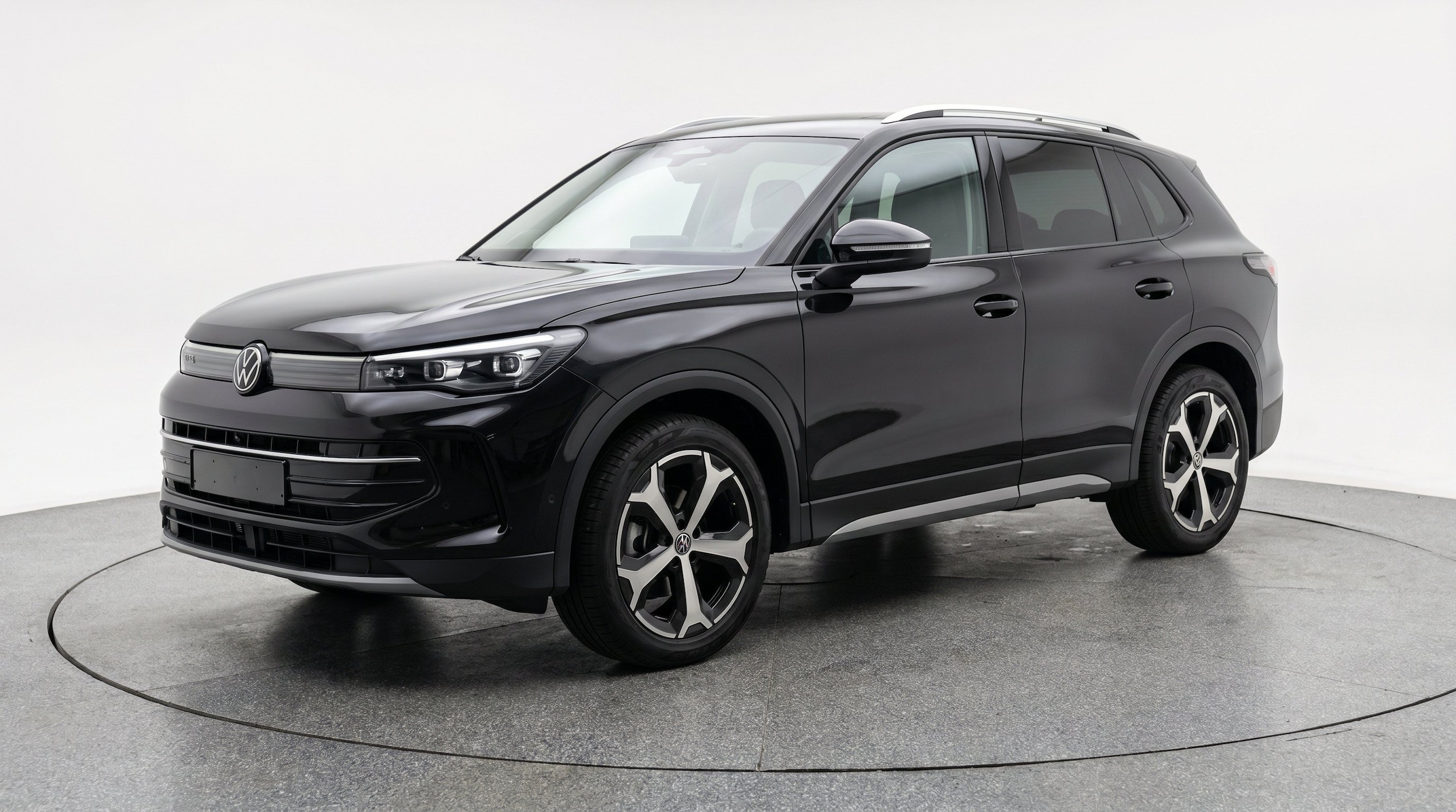 Thumbnail: 2026 Volkswagen Tiguan - 3