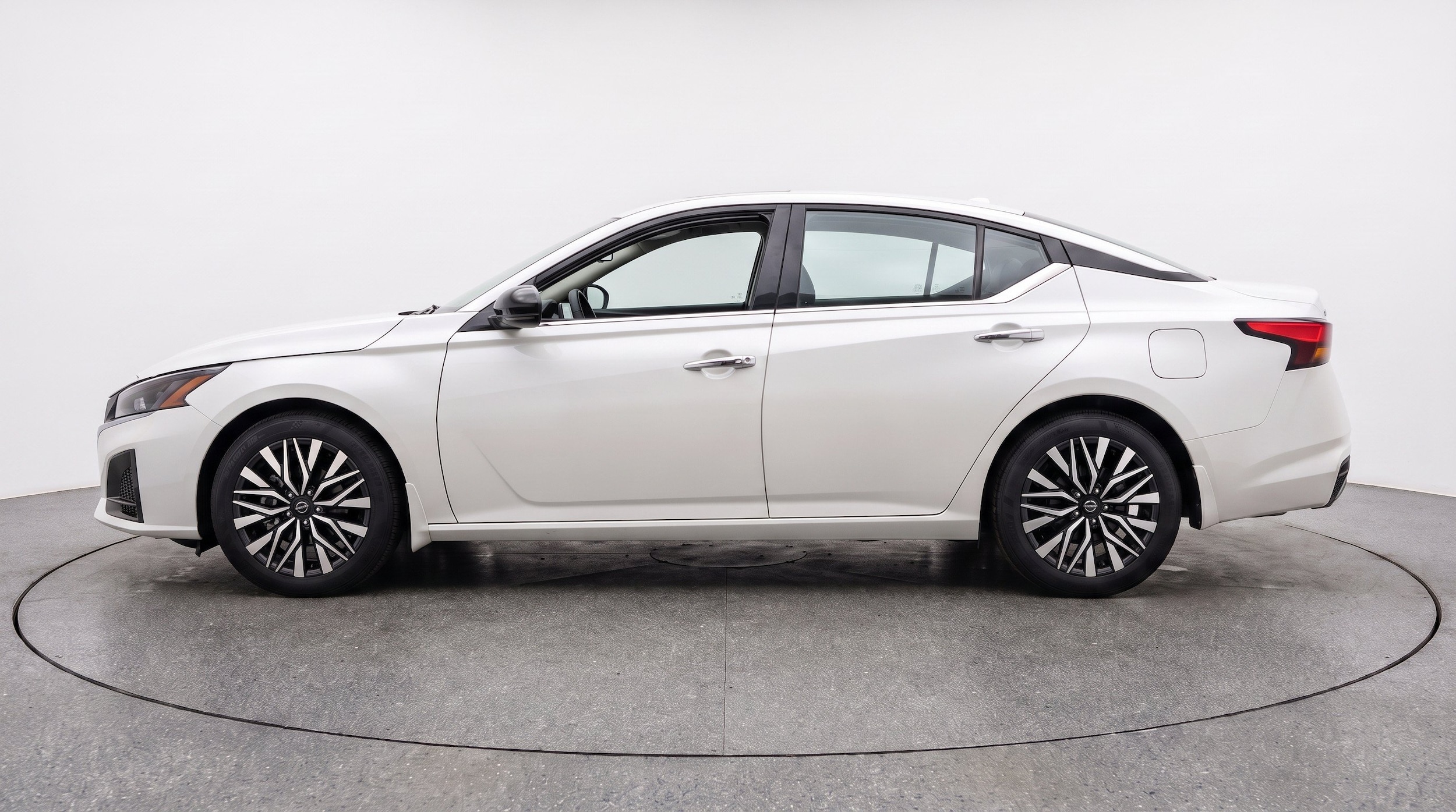 Thumbnail: 2025 Nissan Altima - 5