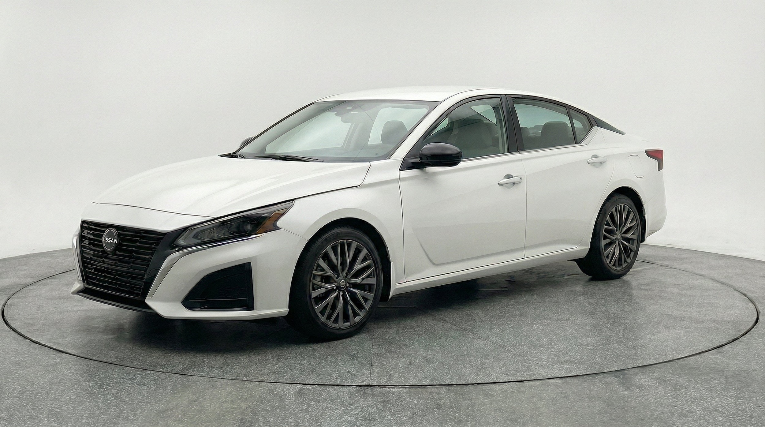 Thumbnail: 2025 Nissan Altima - 3