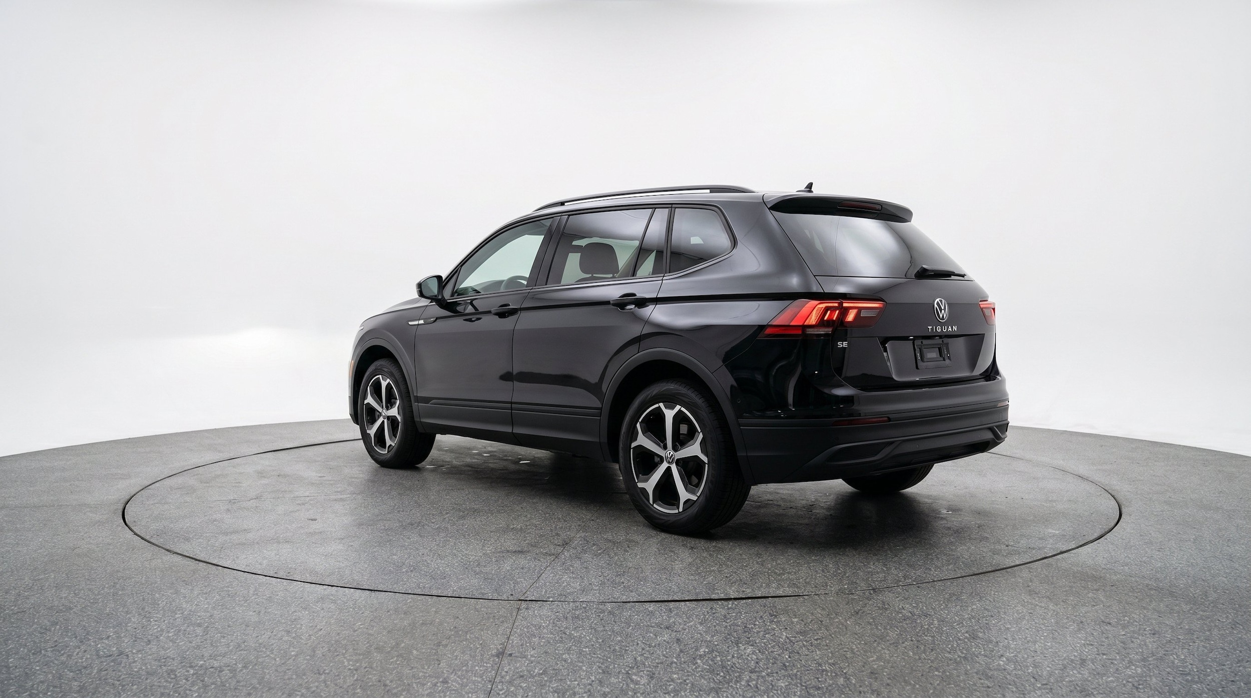 Thumbnail: 2026 Volkswagen Tiguan - 6