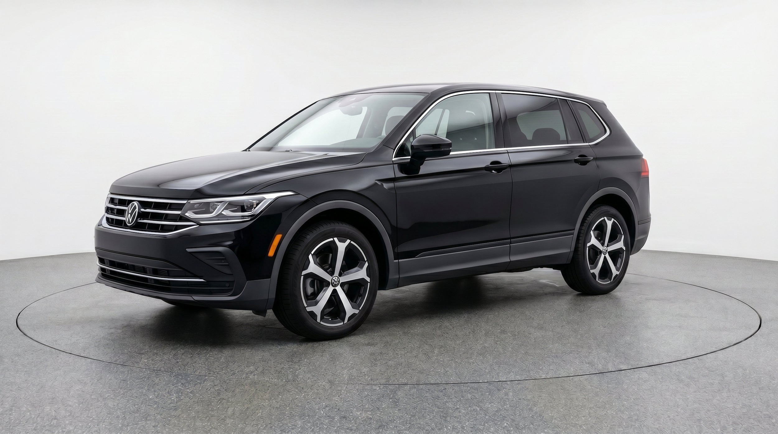 Thumbnail: 2026 Volkswagen Tiguan - 3