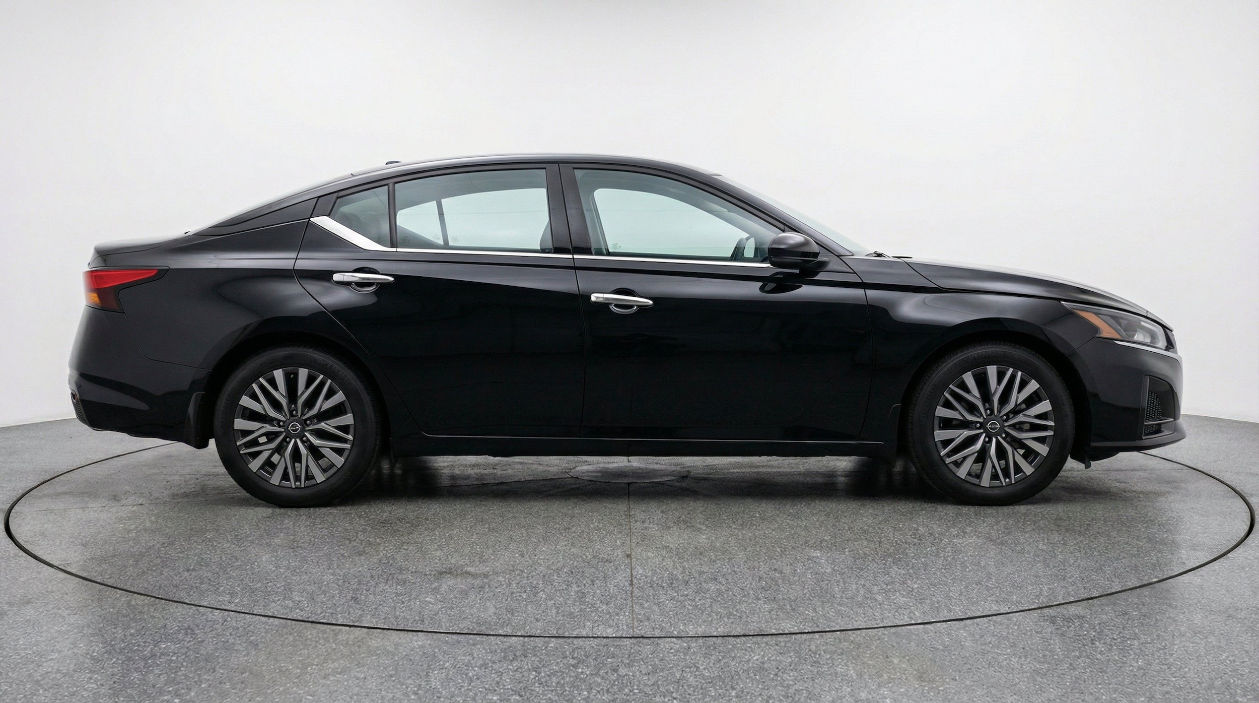 Thumbnail: 2025 Nissan Altima - 10