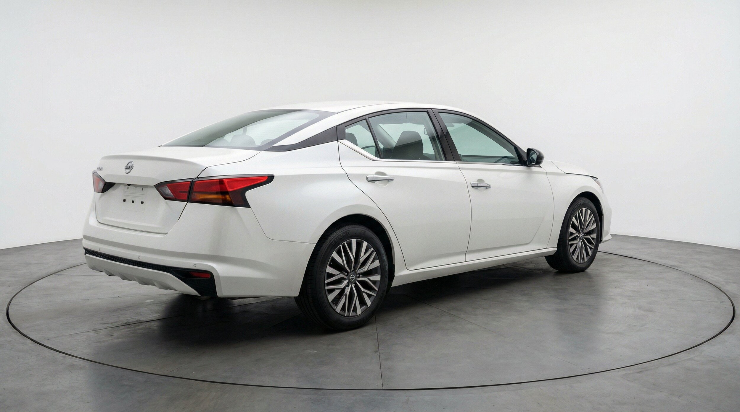 Thumbnail: 2025 Nissan Altima - 9