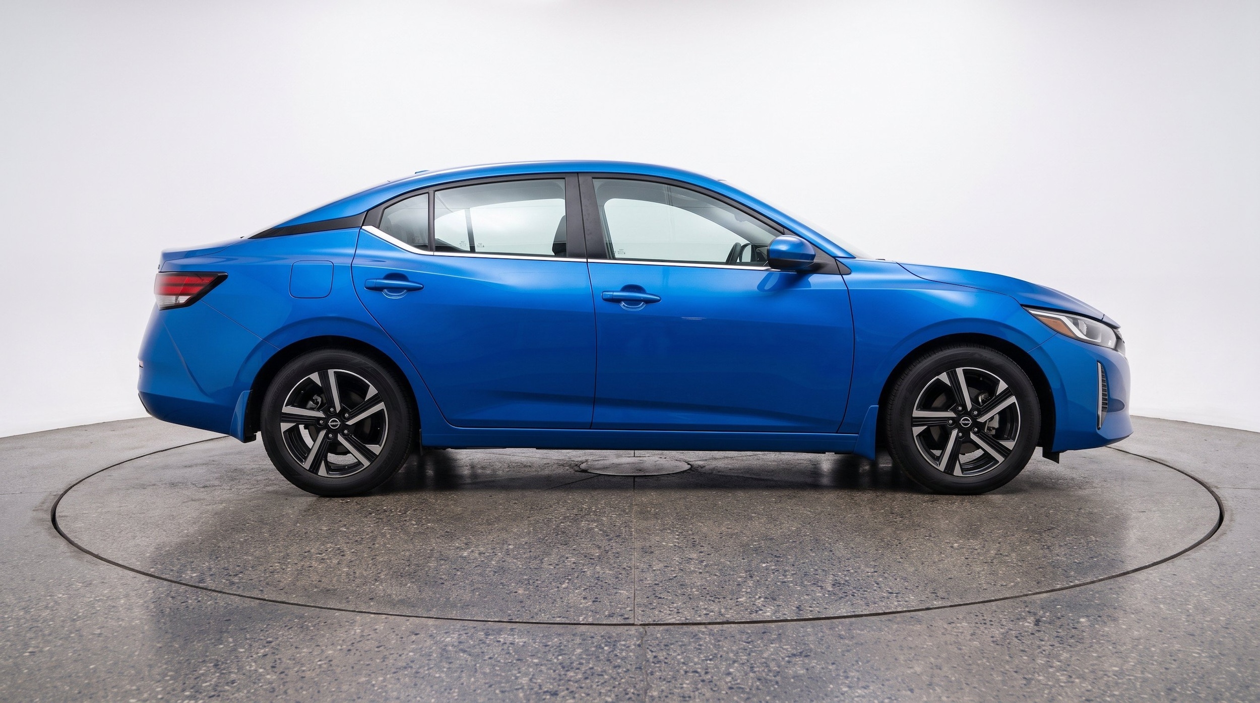 Thumbnail: 2025 Nissan Sentra - 10
