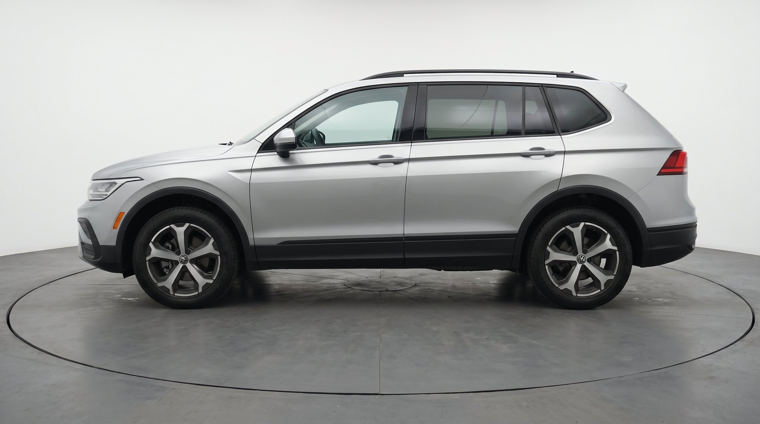 Thumbnail: 2026 Volkswagen Tiguan - 5
