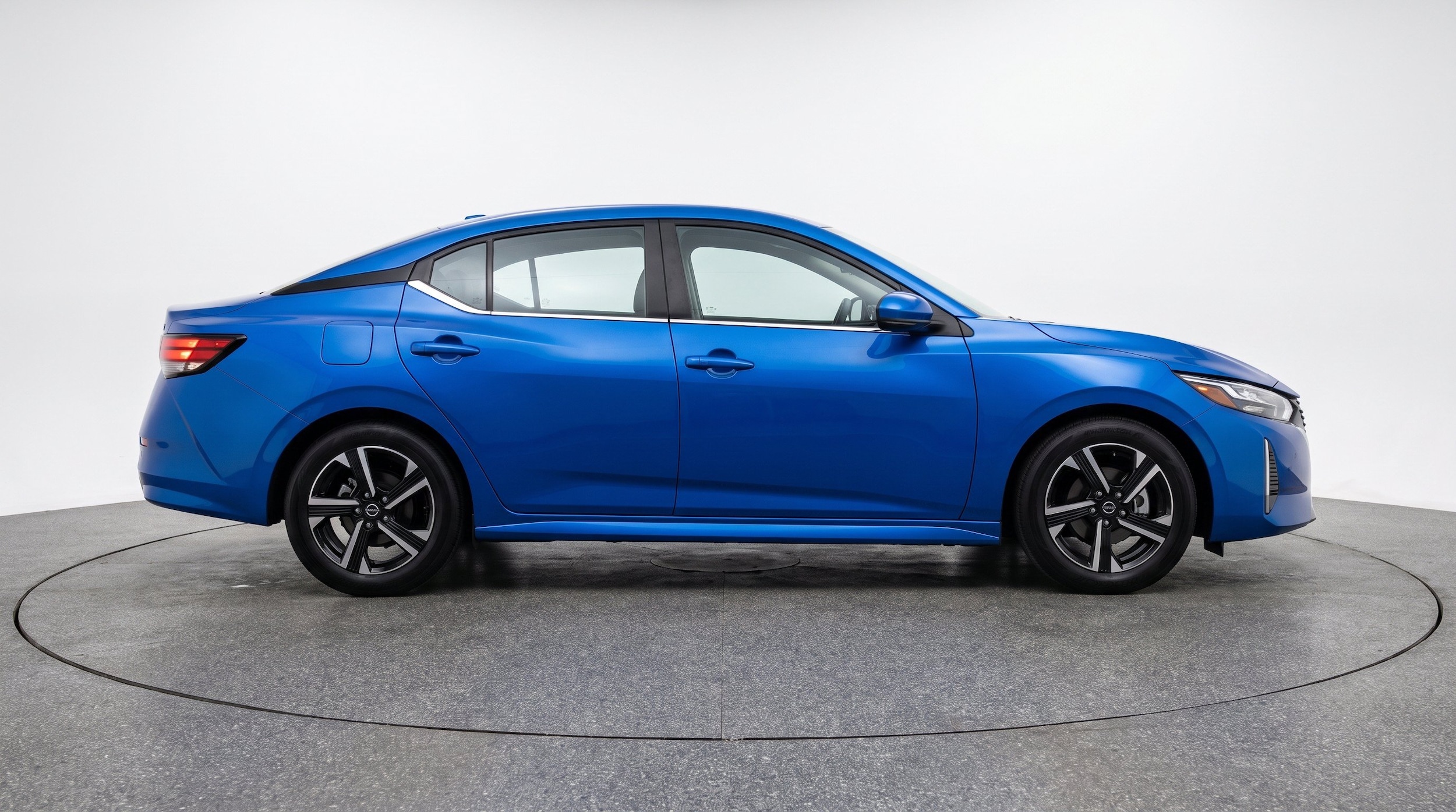 Thumbnail: 2025 Nissan Sentra - 10