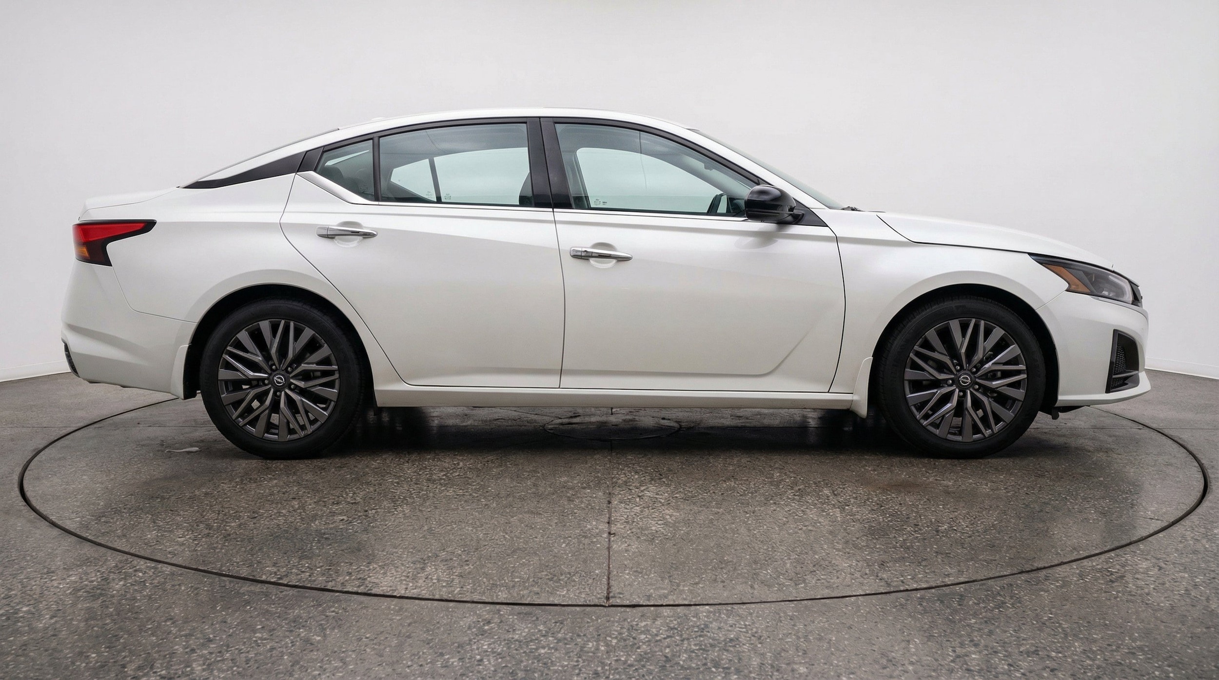 Thumbnail: 2025 Nissan Altima - 10