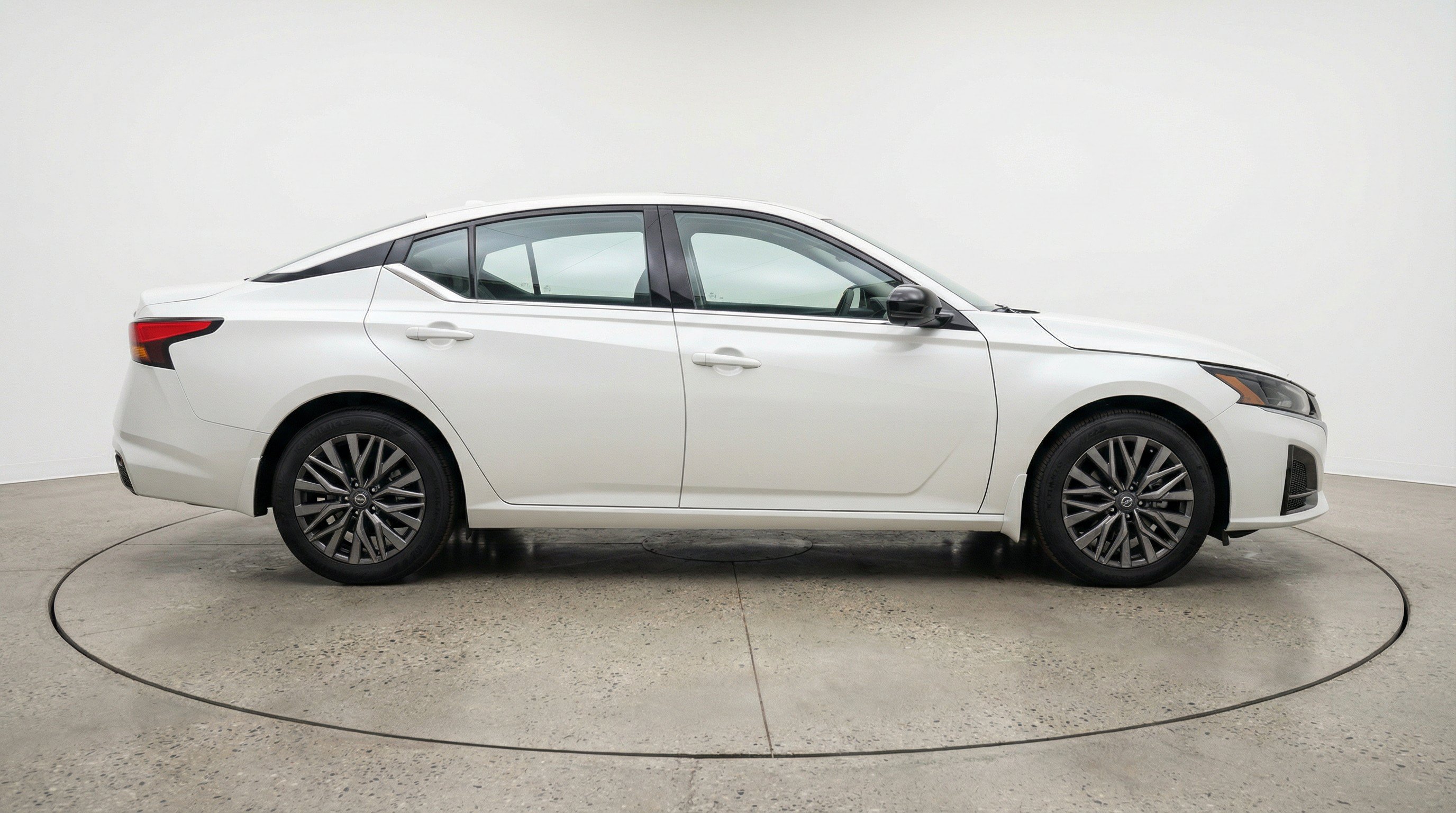 Thumbnail: 2025 Nissan Altima - 10