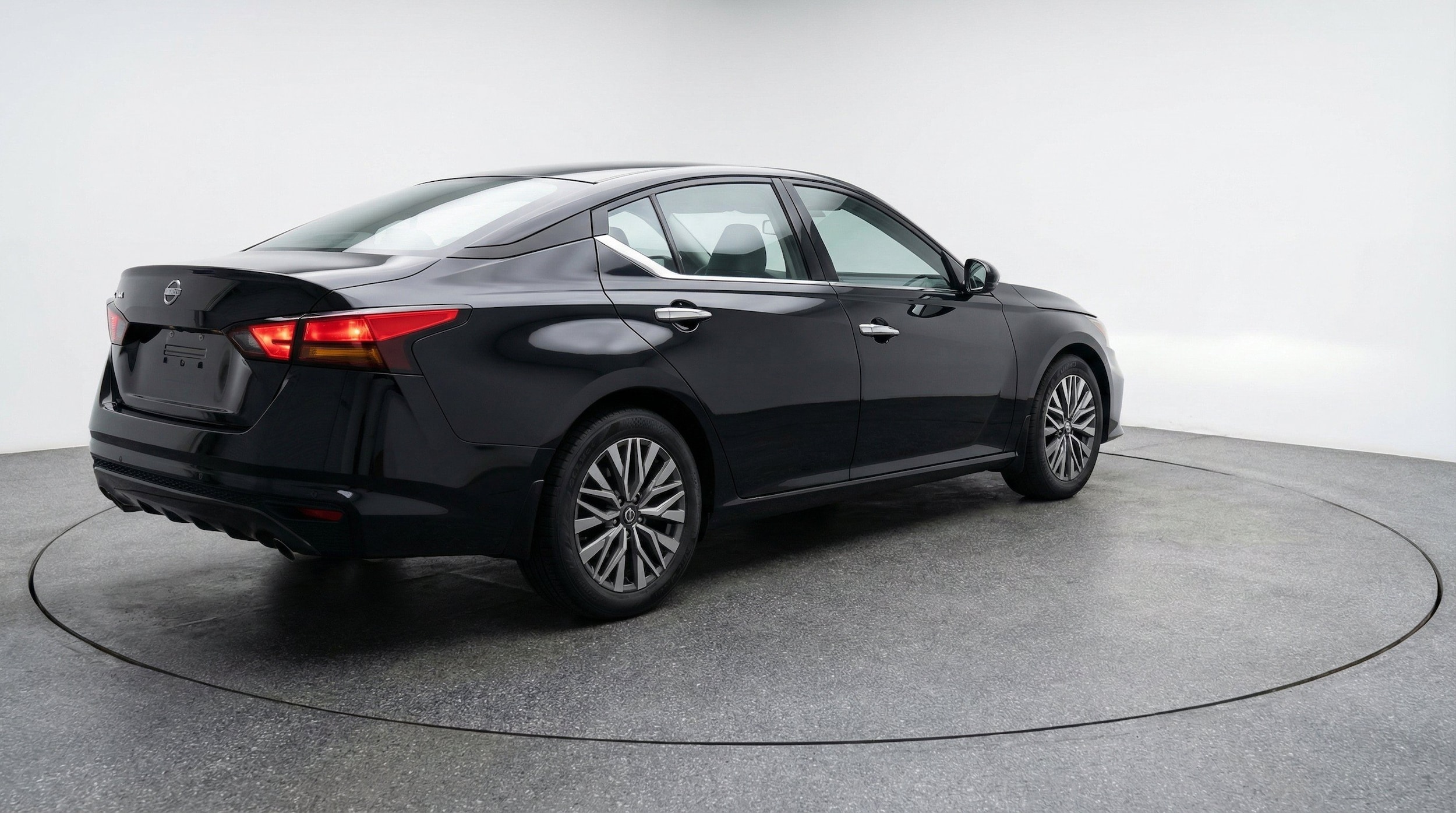 Thumbnail: 2025 Nissan Altima - 9