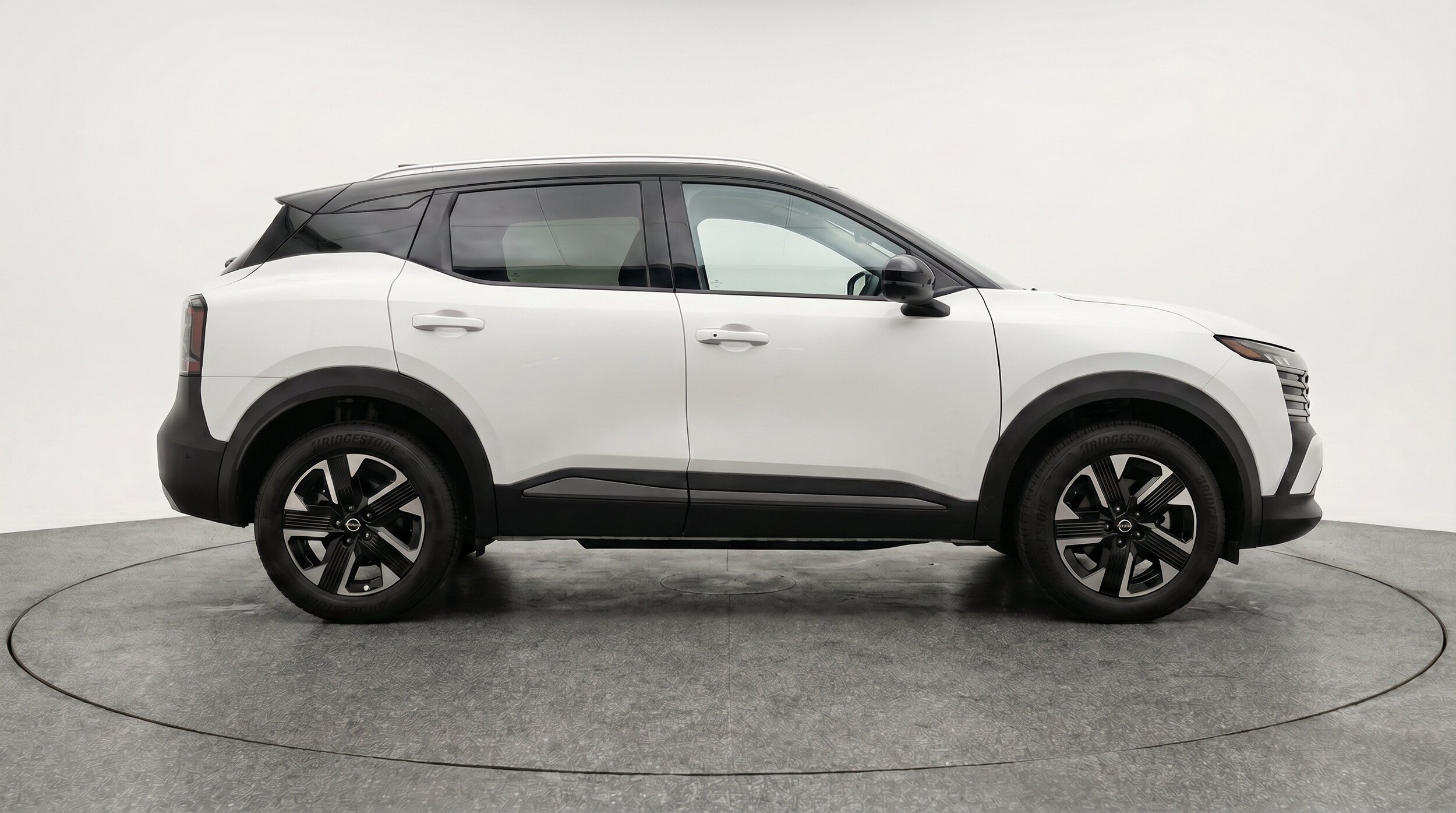 Thumbnail: 2026 Nissan Kicks - 10