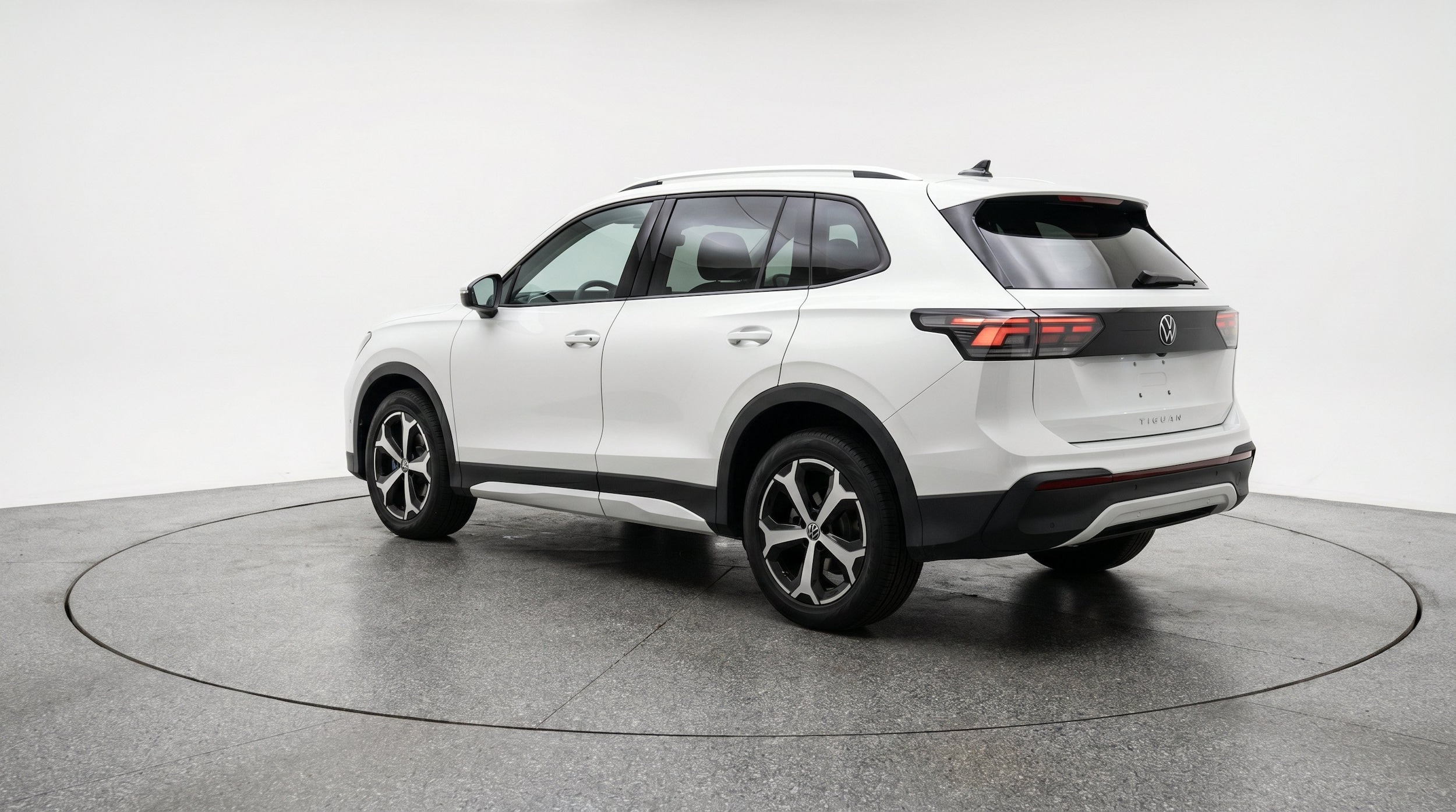 Thumbnail: 2026 Volkswagen Tiguan - 6