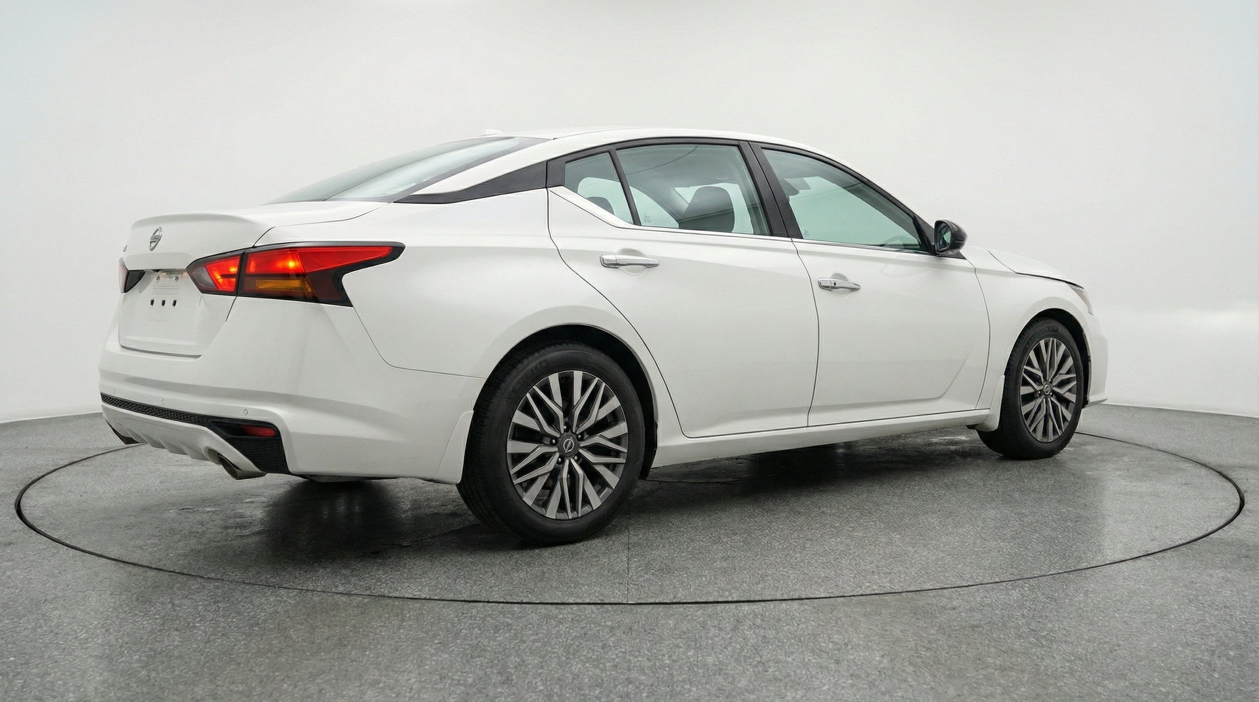 Thumbnail: 2025 Nissan Altima - 9