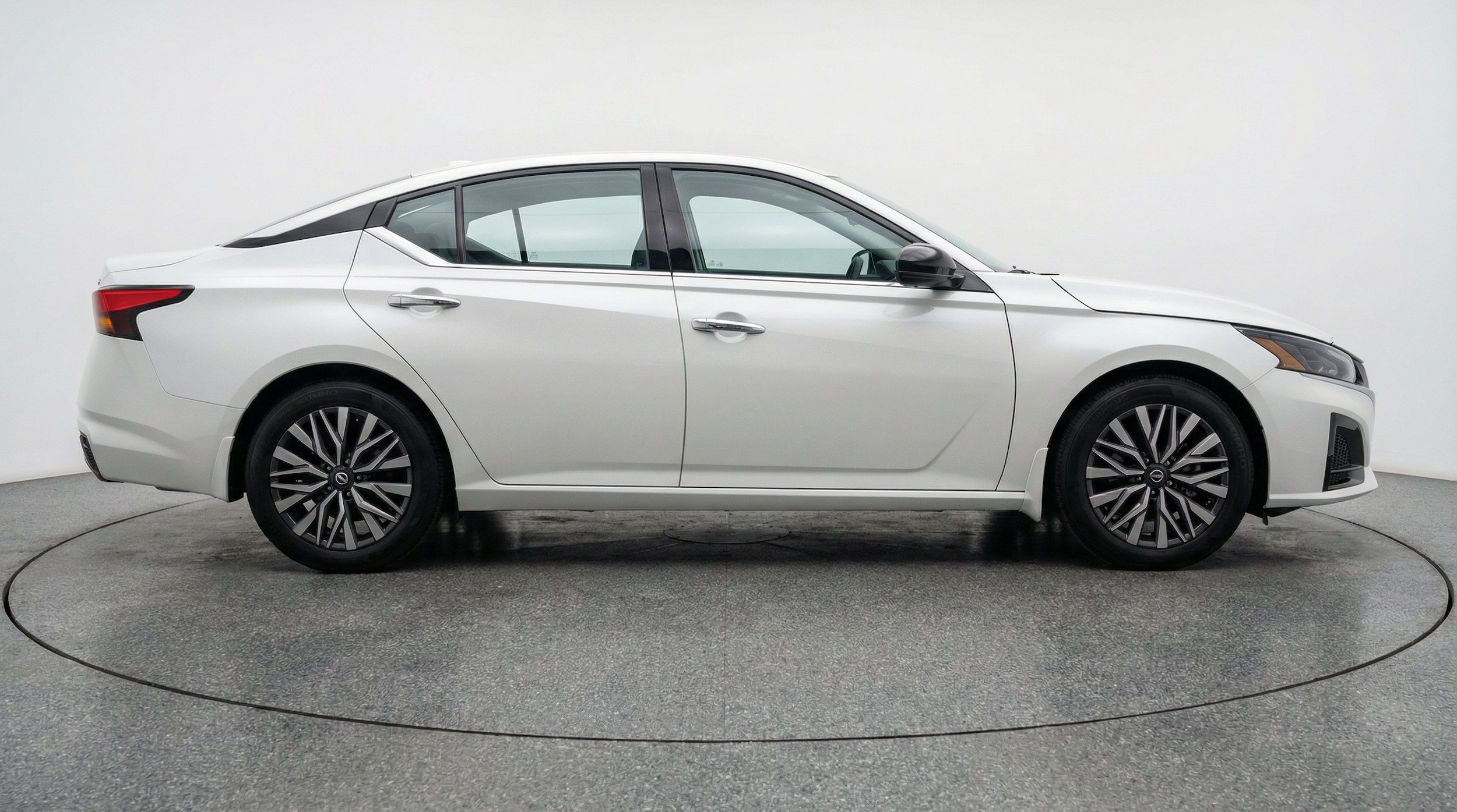 Thumbnail: 2025 Nissan Altima - 10