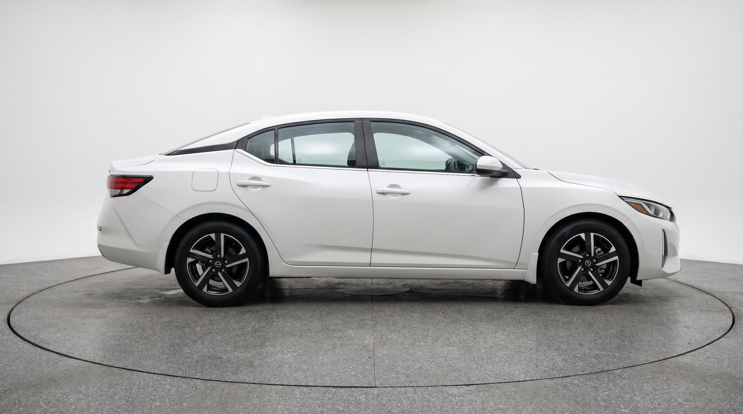 Thumbnail: 2025 Nissan Sentra - 10
