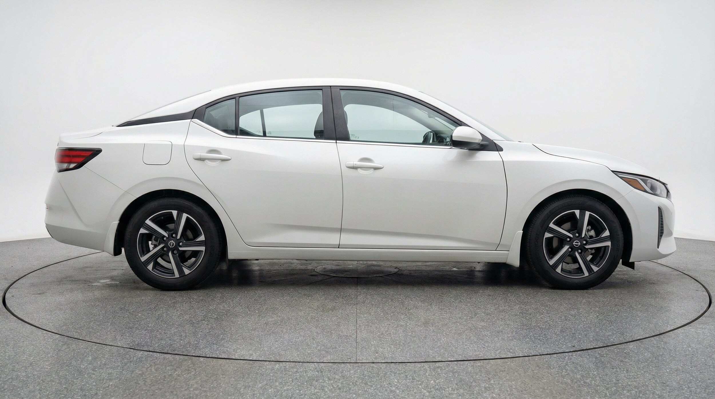 Thumbnail: 2025 Nissan Sentra - 10