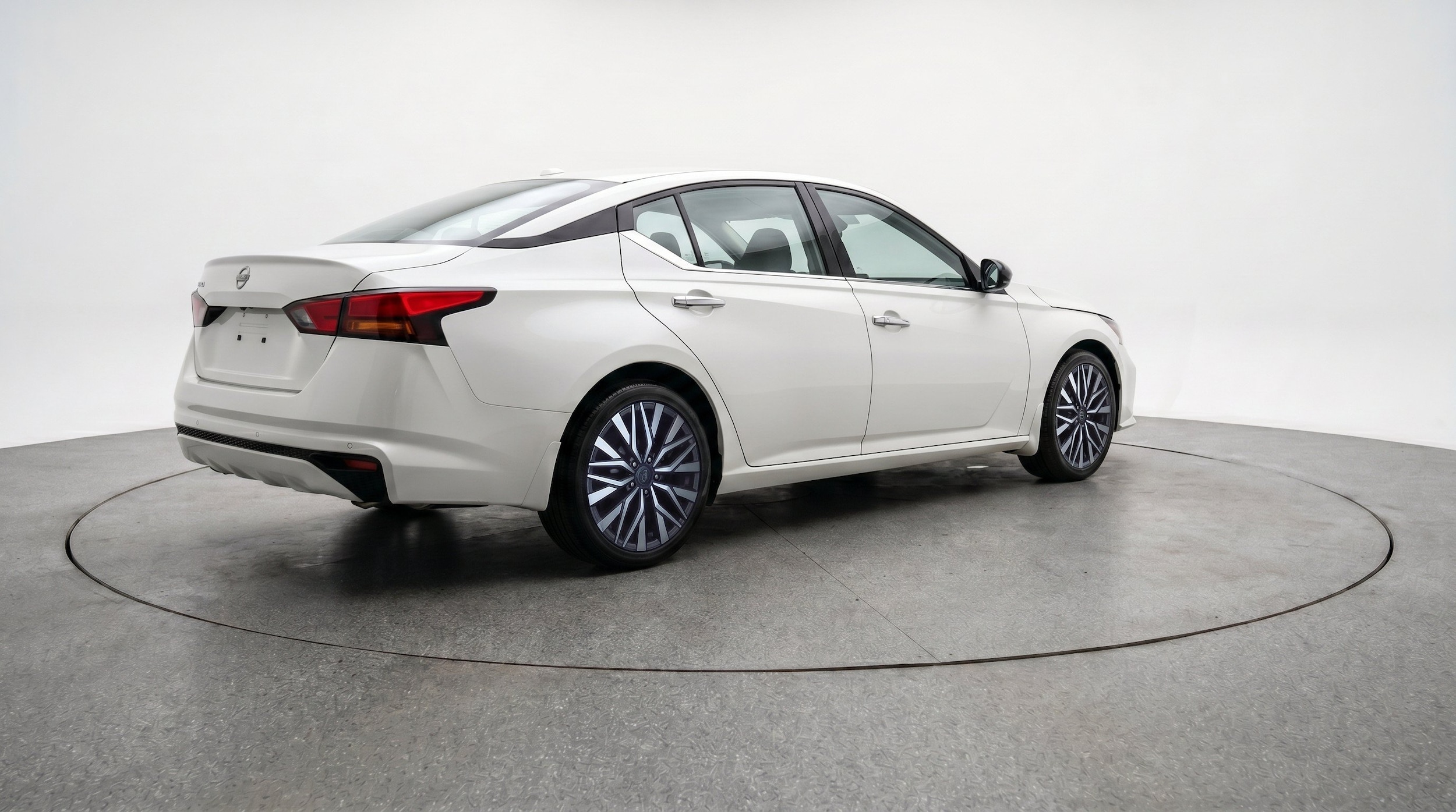 Thumbnail: 2025 Nissan Altima - 9