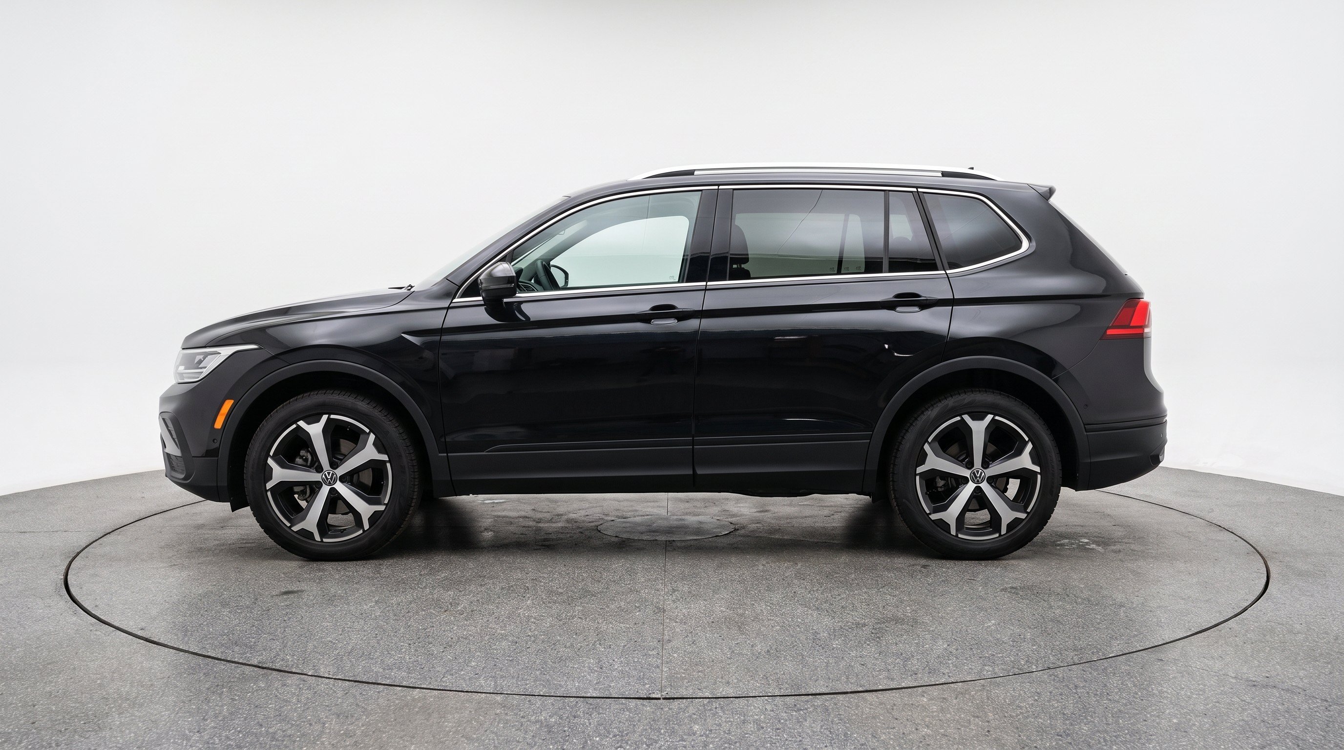 Thumbnail: 2026 Volkswagen Tiguan - 5
