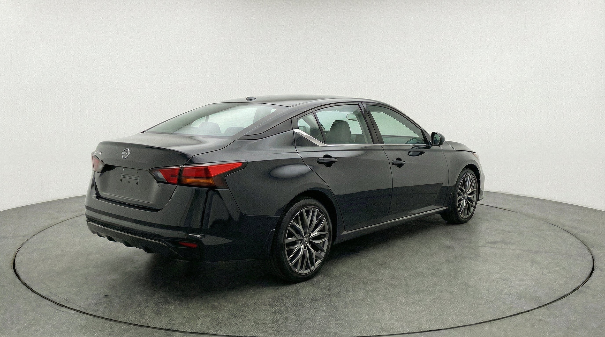 Thumbnail: 2025 Nissan Altima - 9