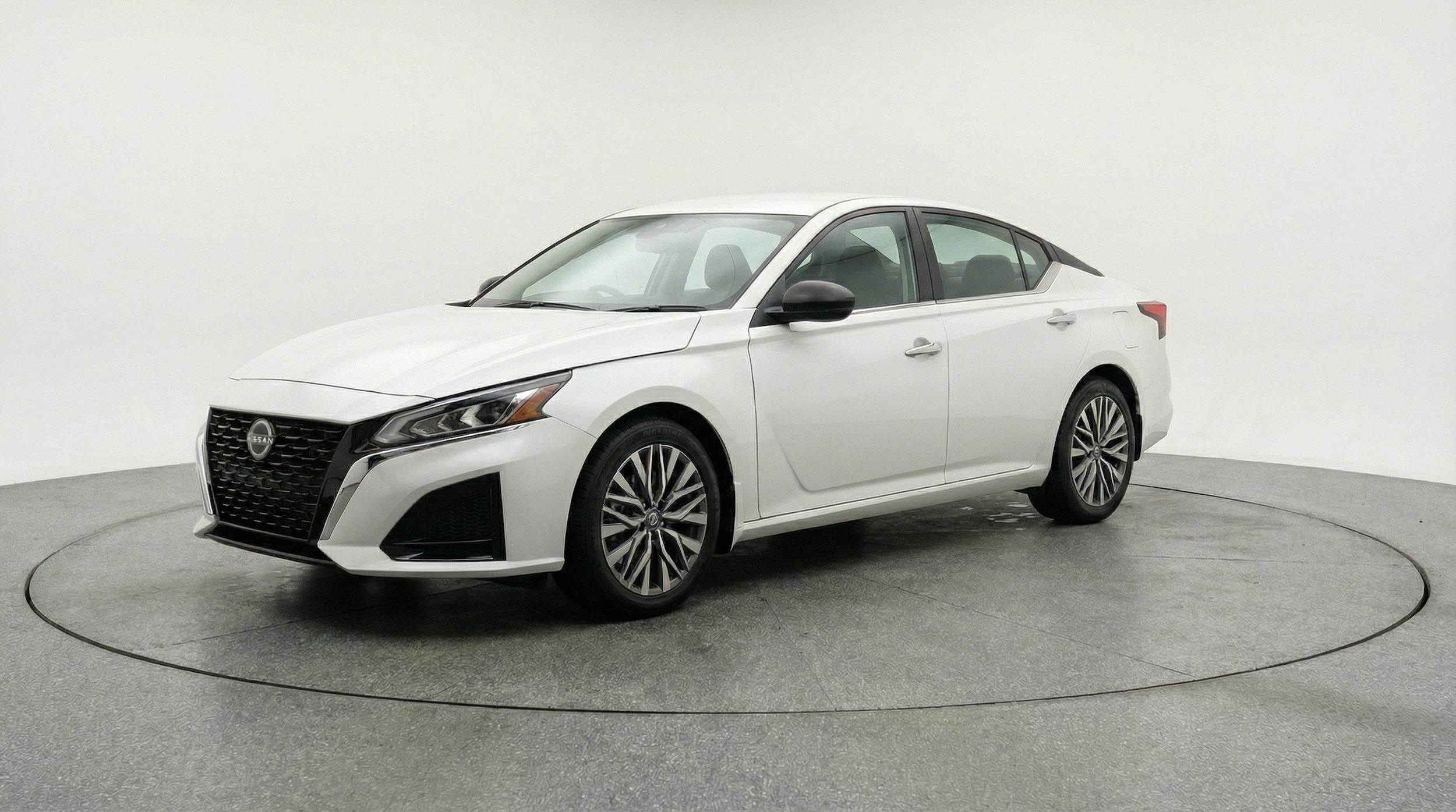 Thumbnail: 2025 Nissan Altima - 3