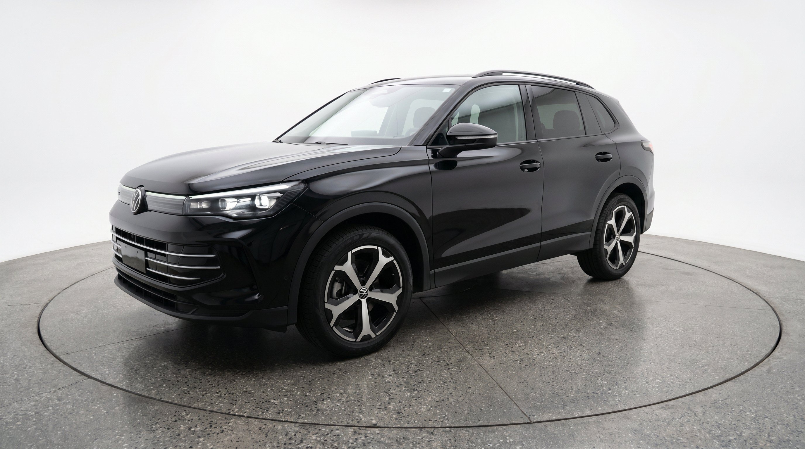 Thumbnail: 2026 Volkswagen Tiguan - 3
