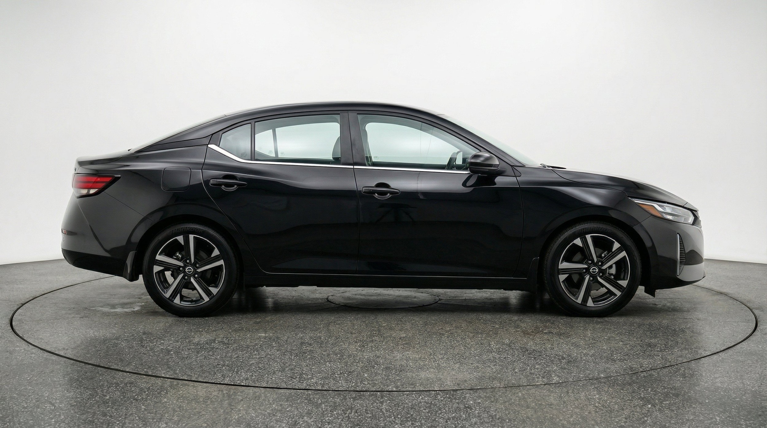 Thumbnail: 2025 Nissan Sentra - 10