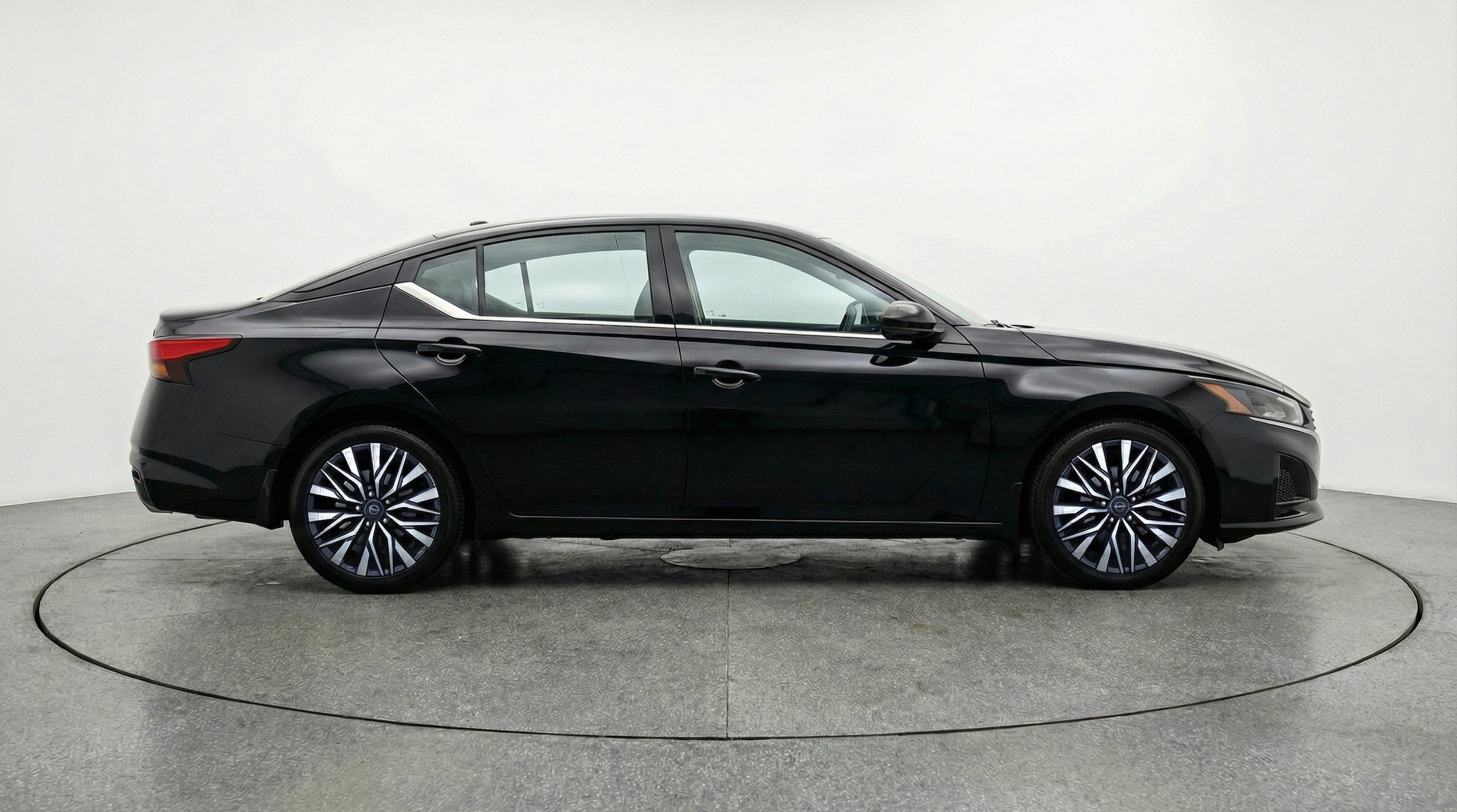 Thumbnail: 2025 Nissan Altima - 10