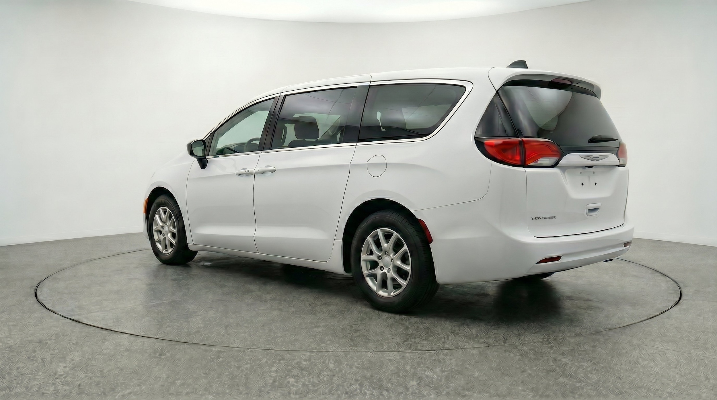 Thumbnail: 2024 Chrysler Voyager - 6