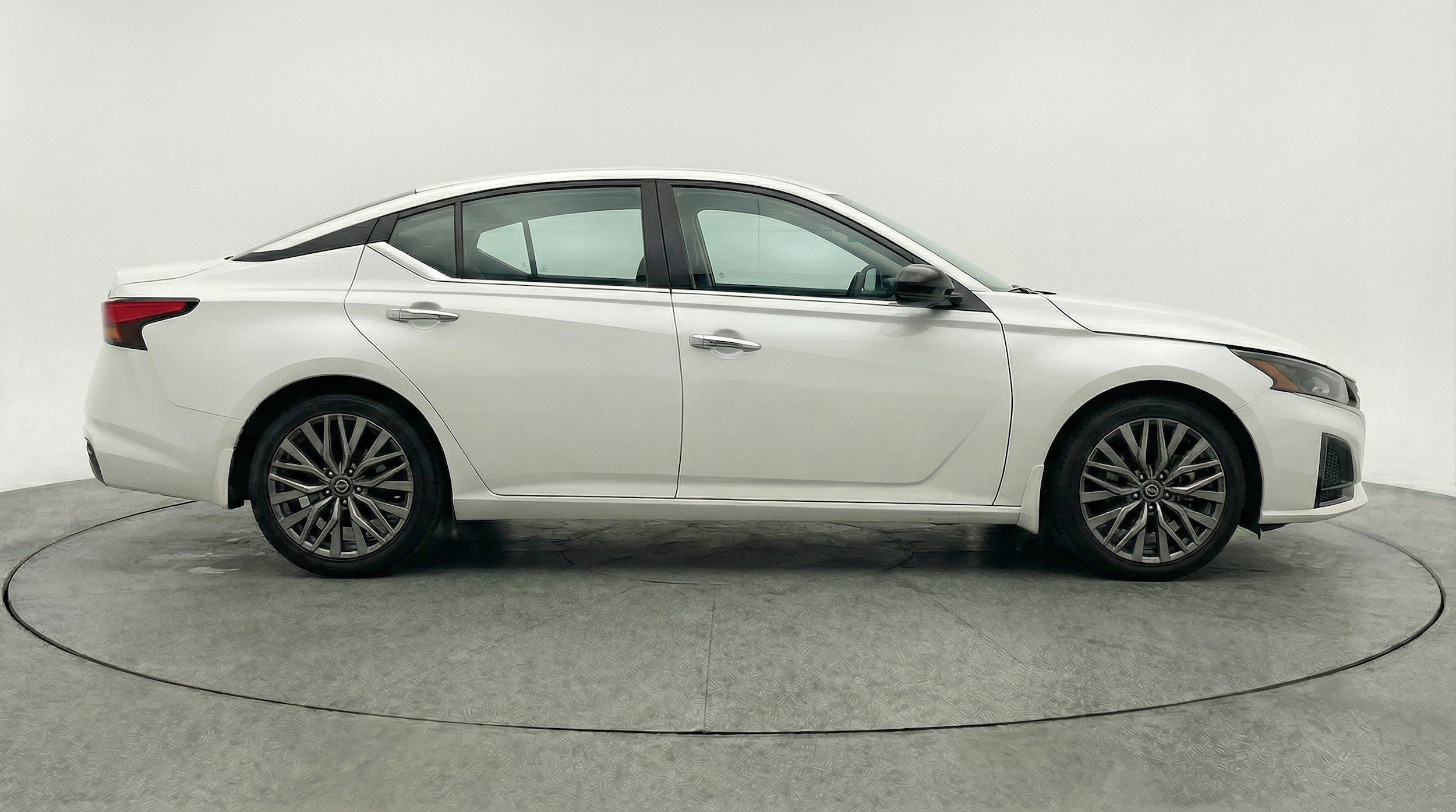 Thumbnail: 2025 Nissan Altima - 10