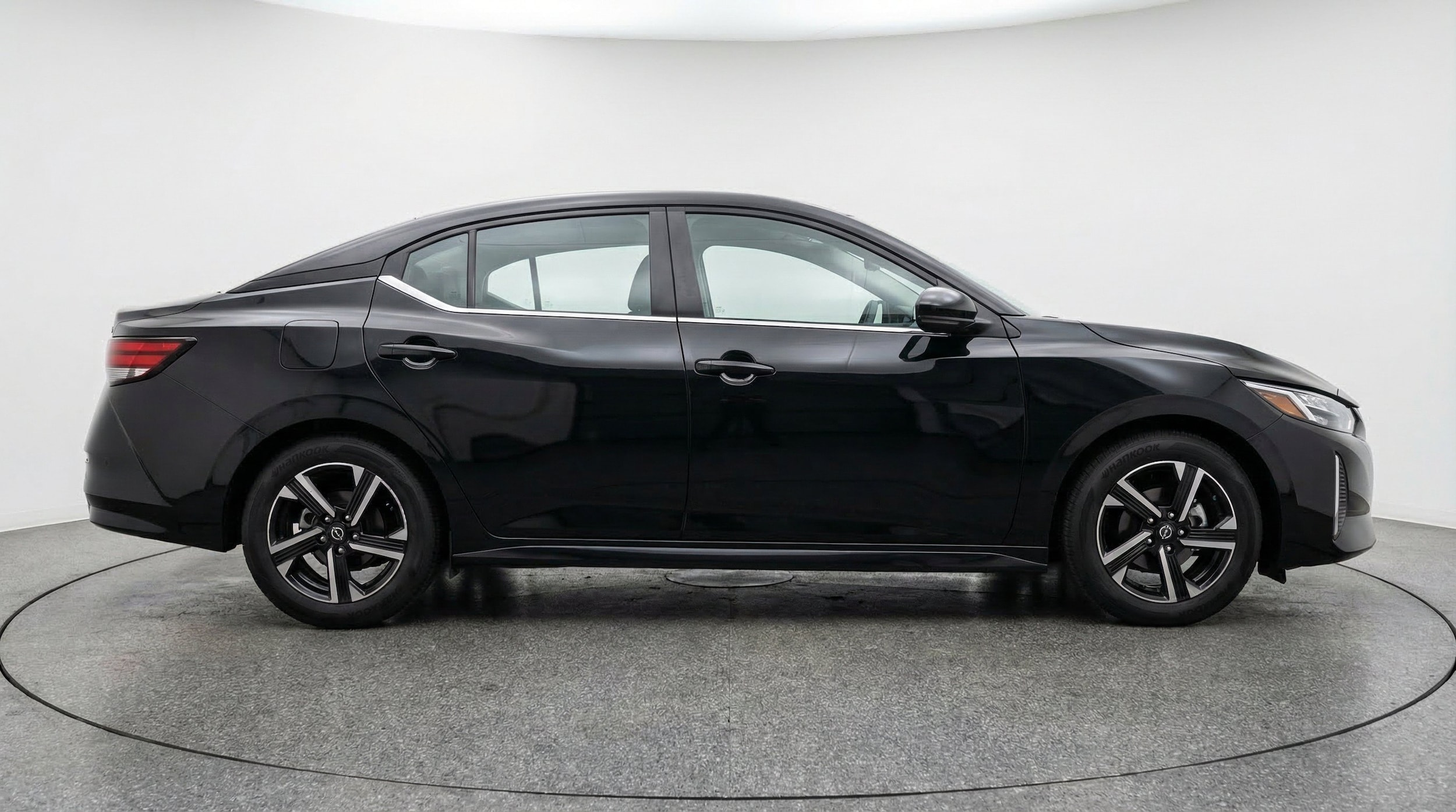 Thumbnail: 2025 Nissan Sentra - 10