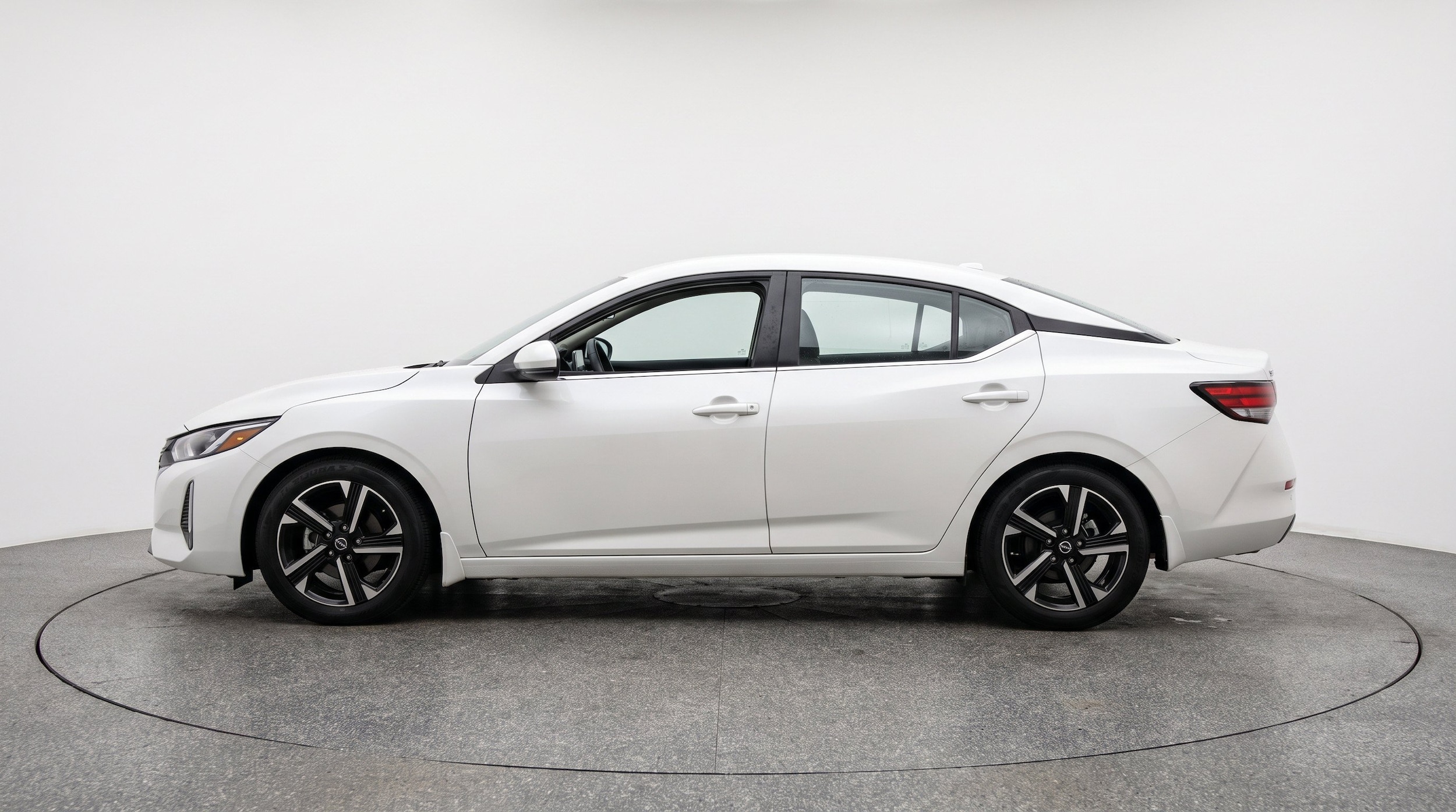 Thumbnail: 2025 Nissan Sentra - 5