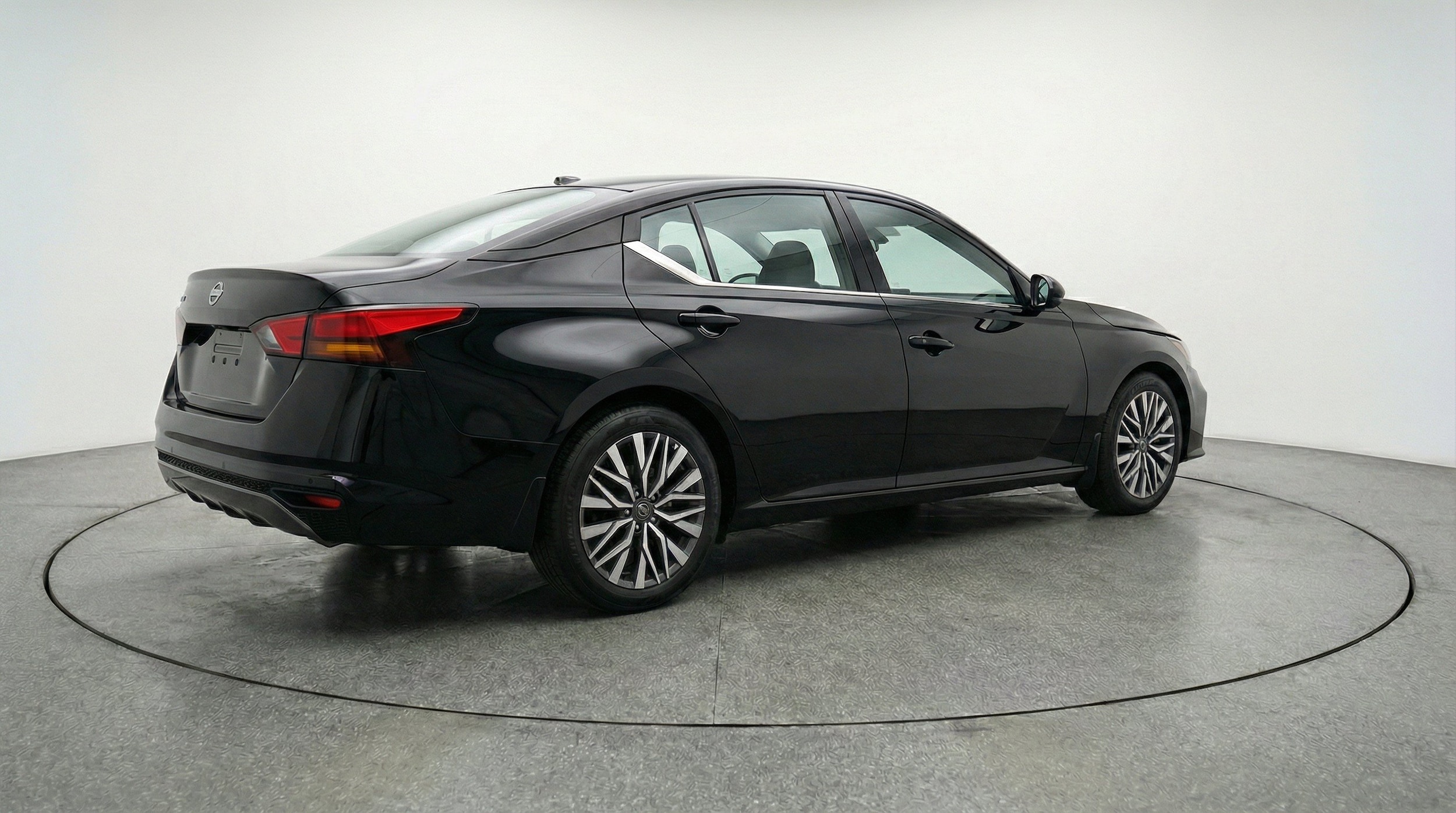 Thumbnail: 2025 Nissan Altima - 9